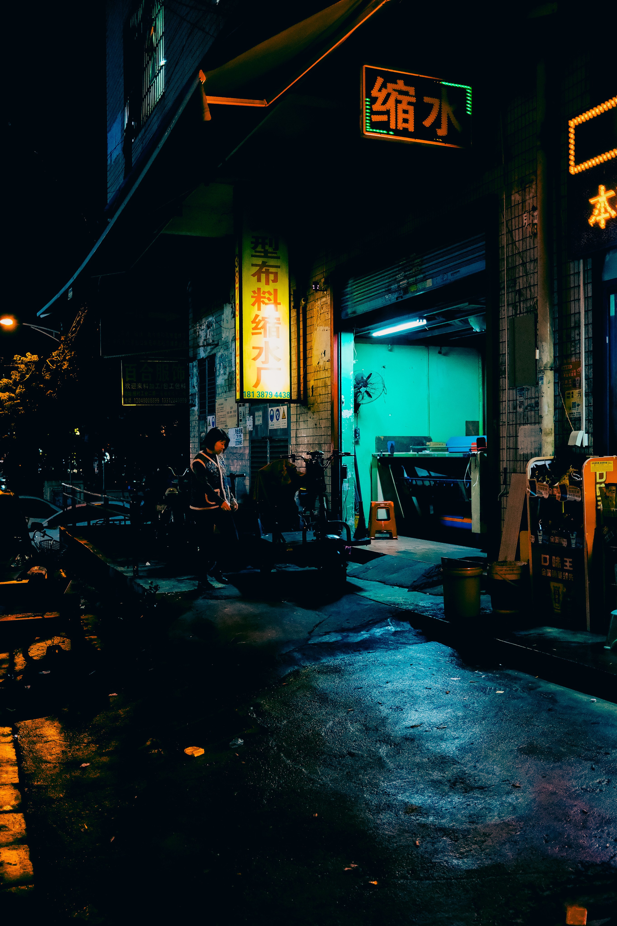 Neon in Guangzhou. Фотограф В Гуанчжоу и Шэньчжэнь Андрей Лопатин