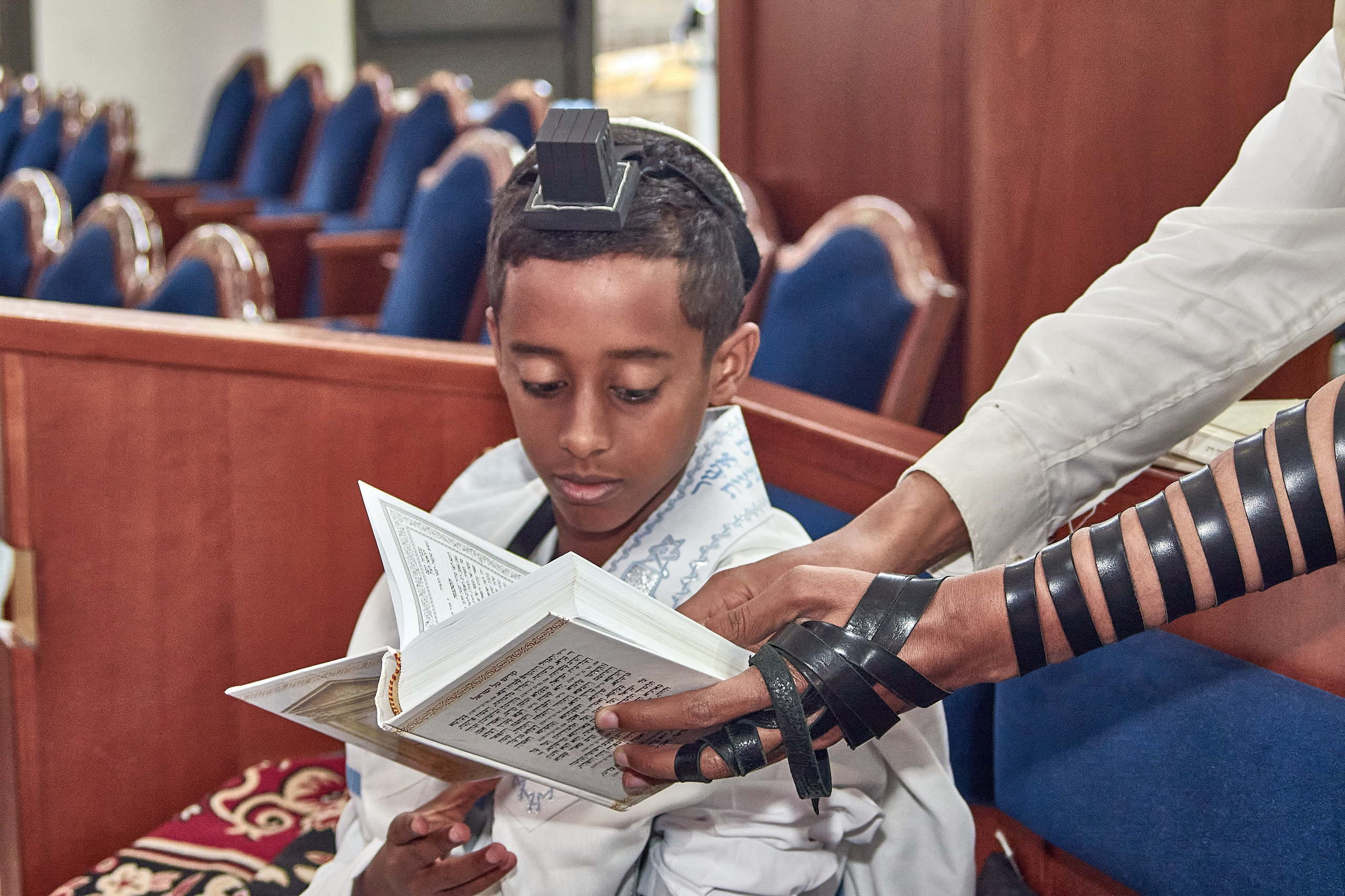 E S T E R. Middle East Photo Agency — Photography & Event Magnets — סוכנות צילום והדפסת מגנטים לאירועים