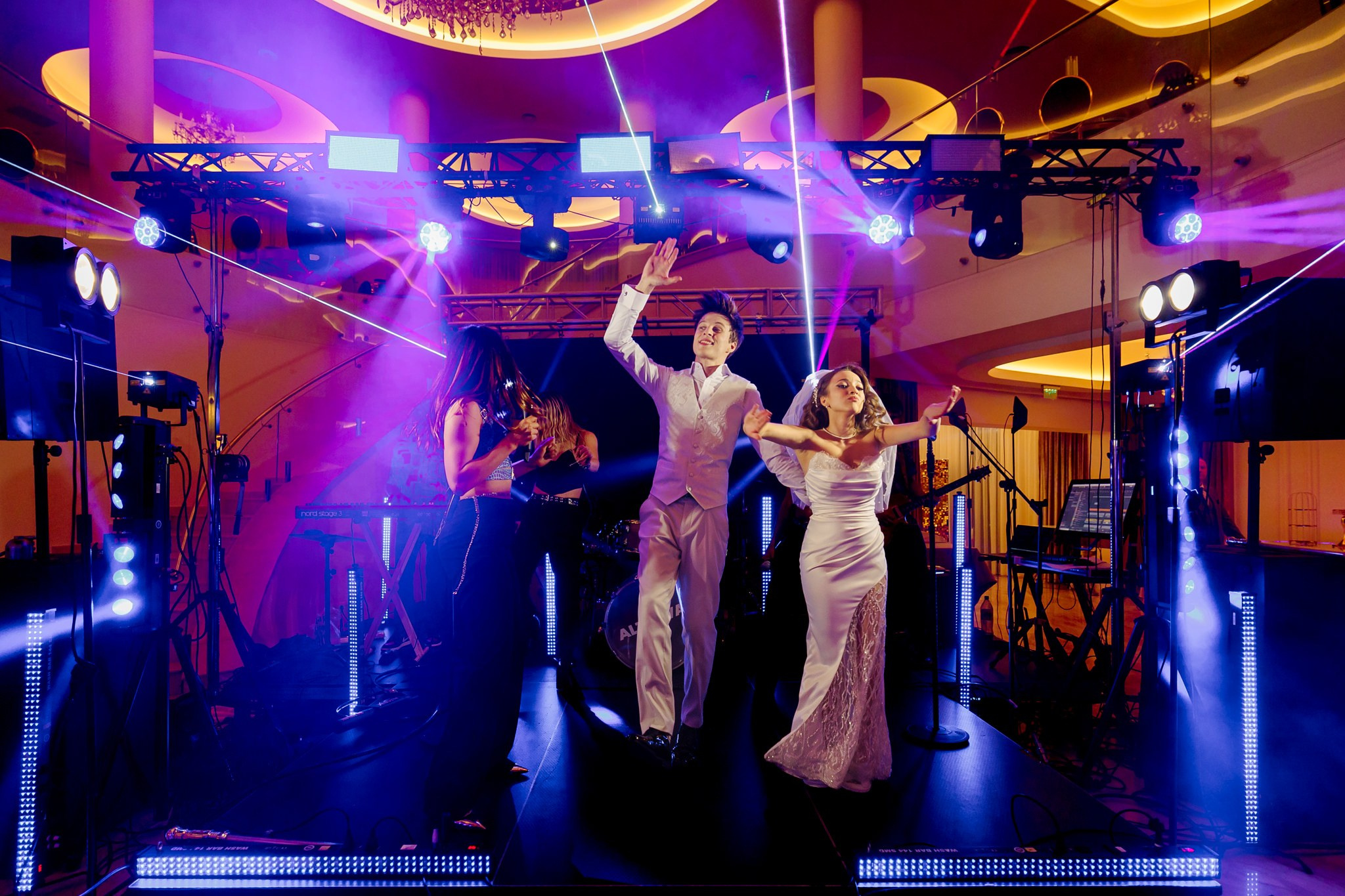 Nunta Sandra si Andrei la Militari Ballroom Bucuresti. Fotograf nunta Bucuresti - Manu Ivanciu | Fotograf botez