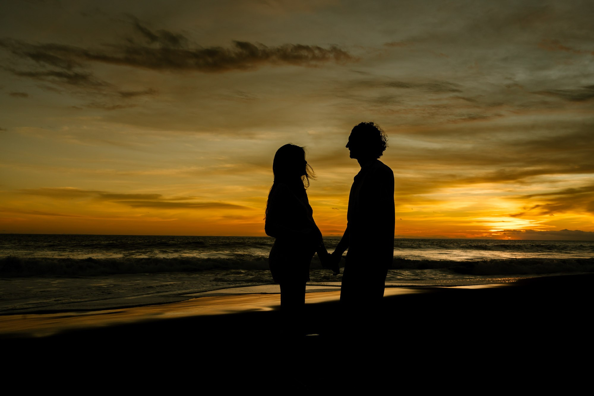 LARISSA & SJUUL MATERNITY. Female Photographer in Bali