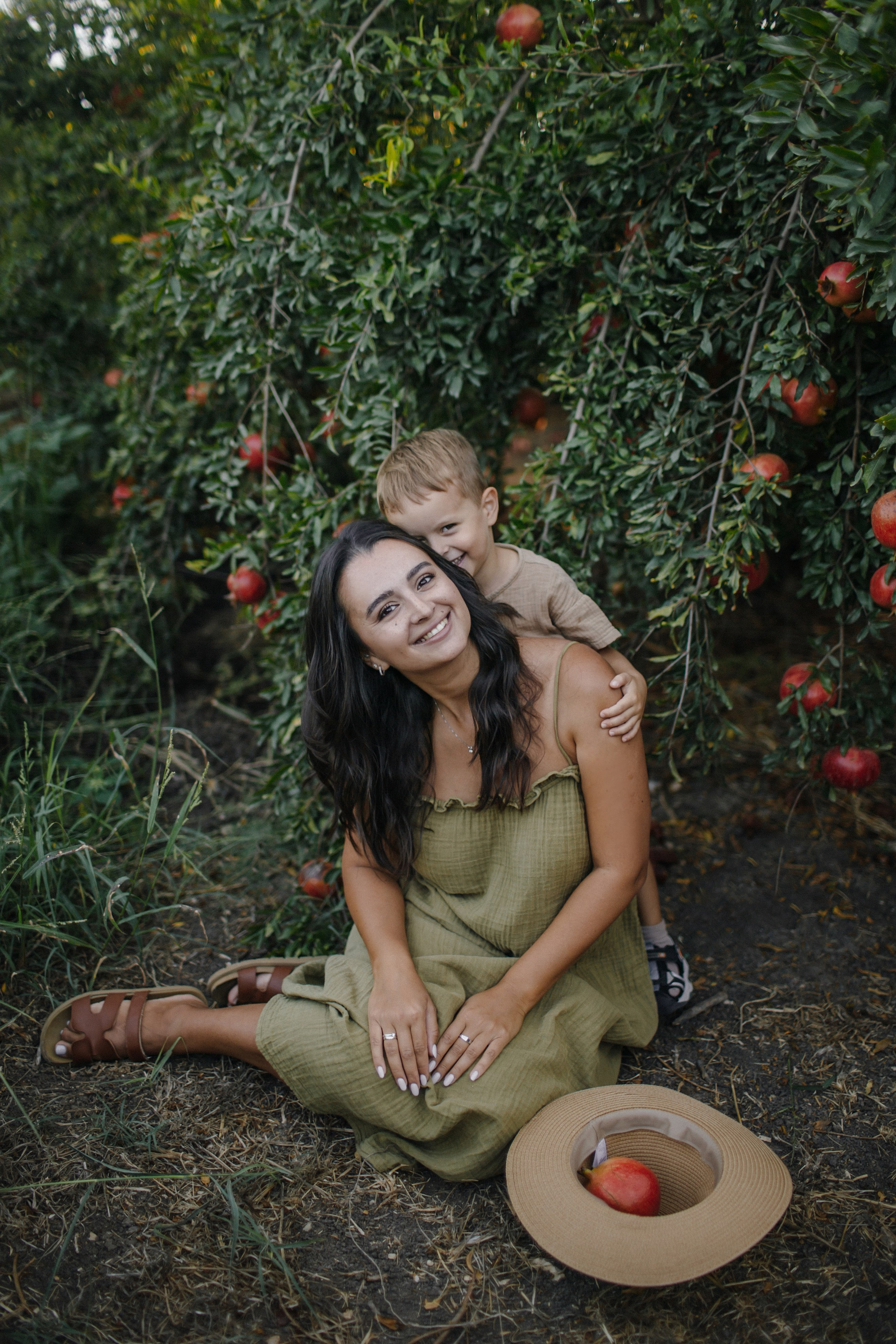 Binyamina garden. Family photographer in Israel