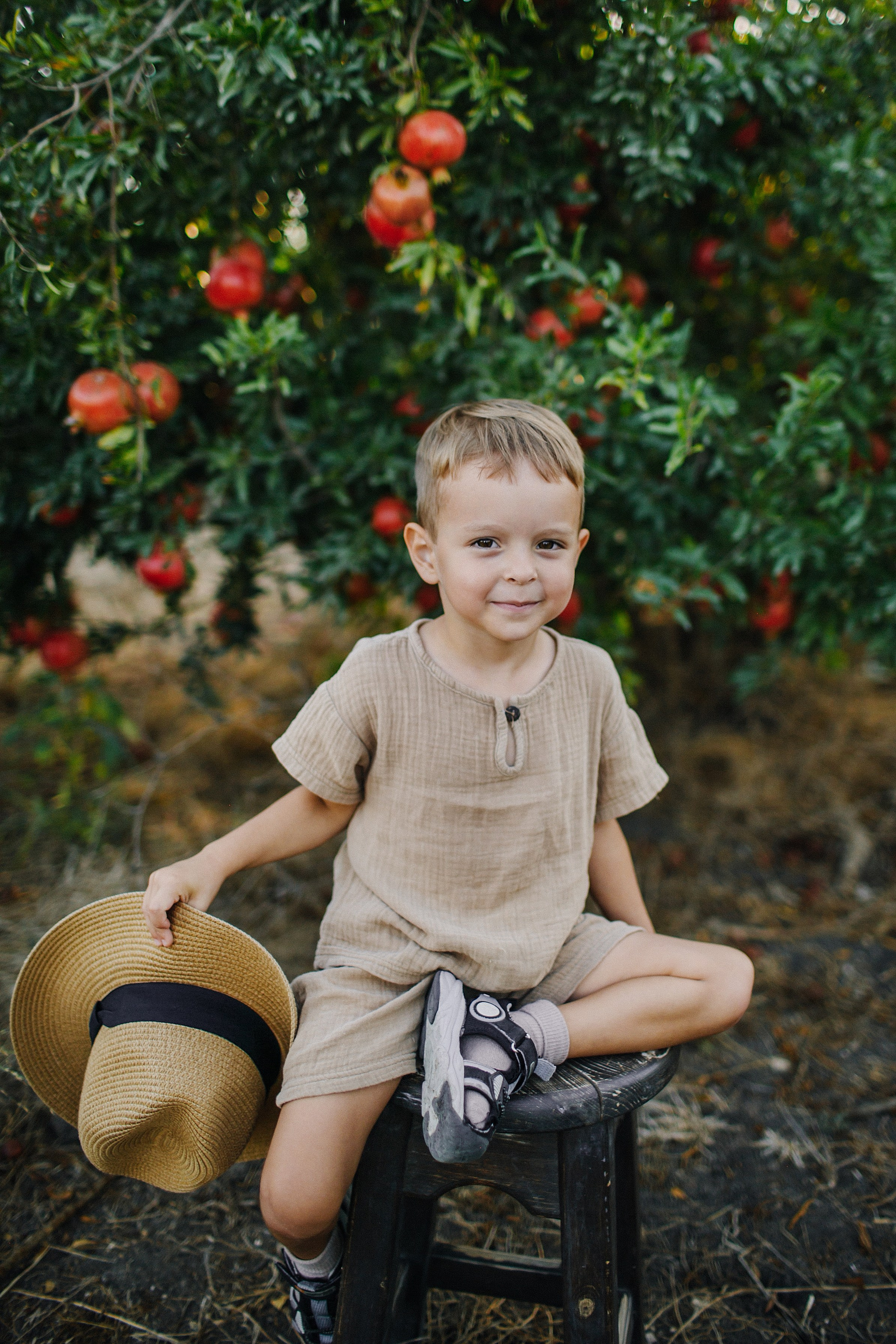 Binyamina garden. Family photographer in Israel