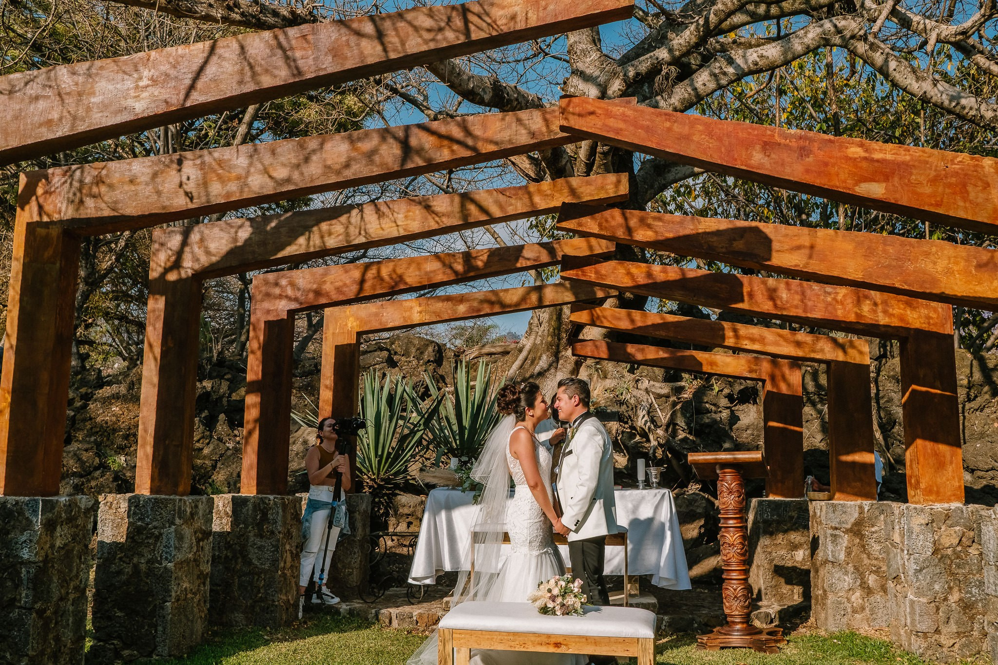 Yenisel & Raul / Tepoztlan. Wedding and family photographer in Mexico City
