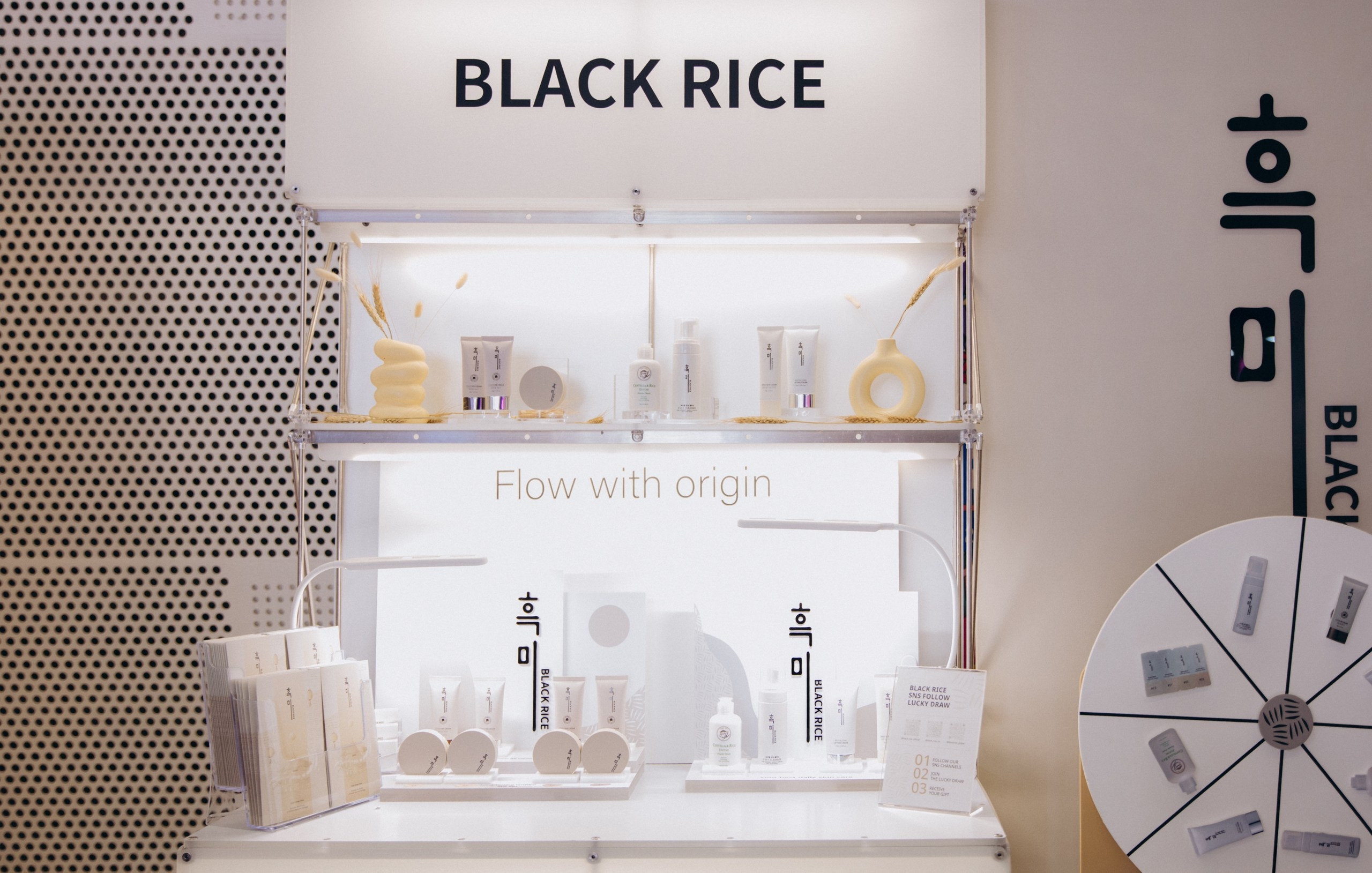 Бус для Black Rice/ Выставка SeoulCon 2025. Студия декора «Нарния»