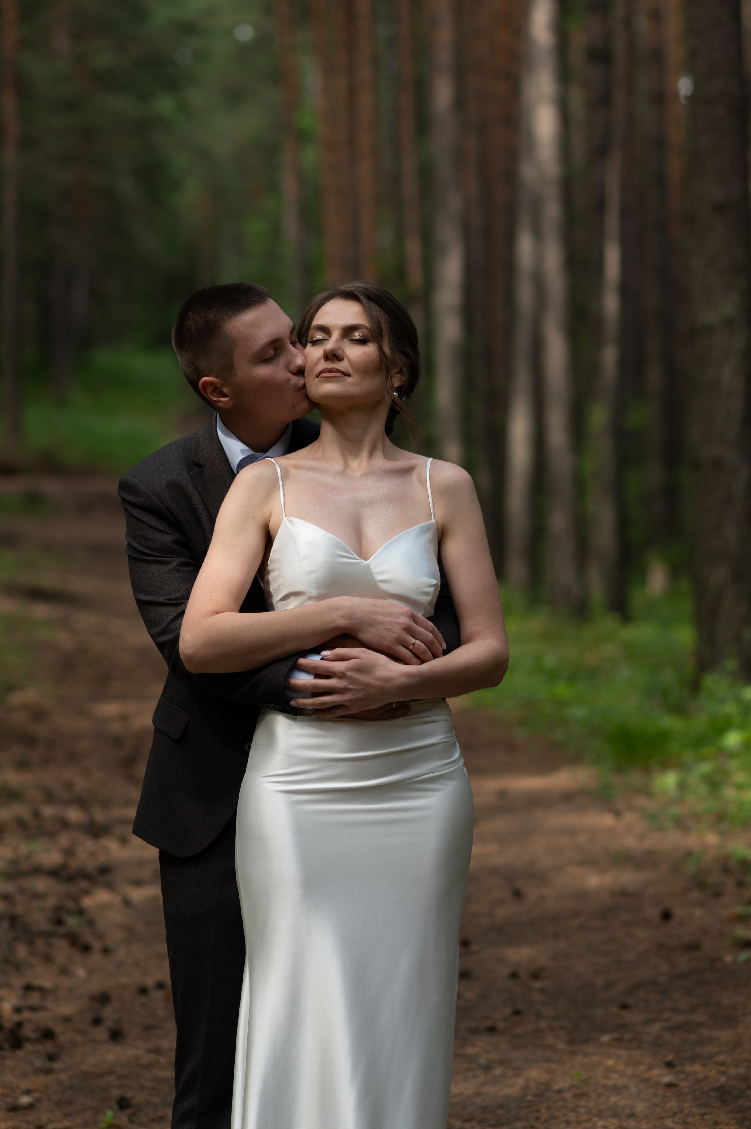 Light. Wedding and commercial photographer