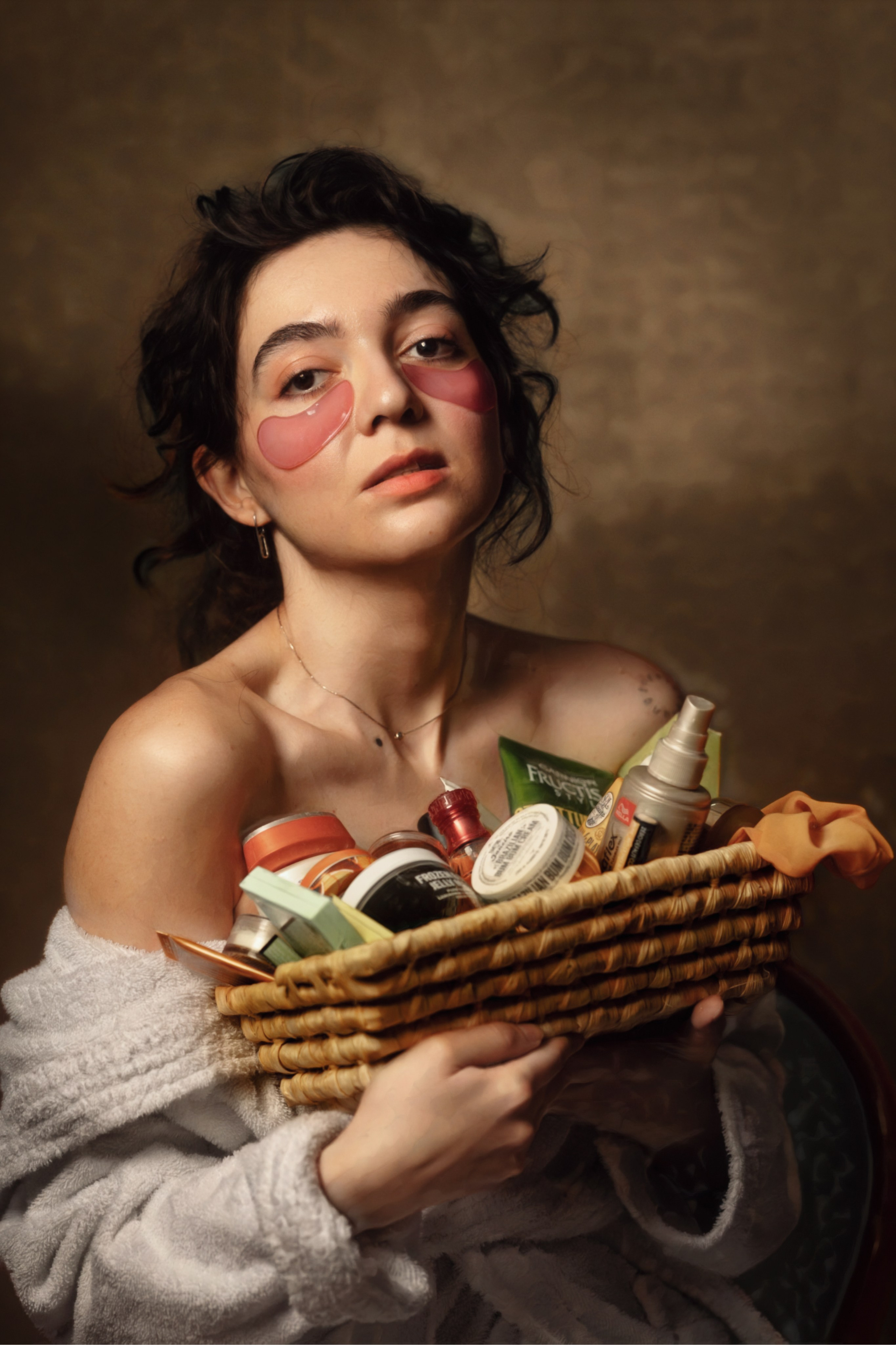 Caravaggio inspiriertes Frauenportrait mit Barock-Stil und humorvollem Food-Styling in Salzburg