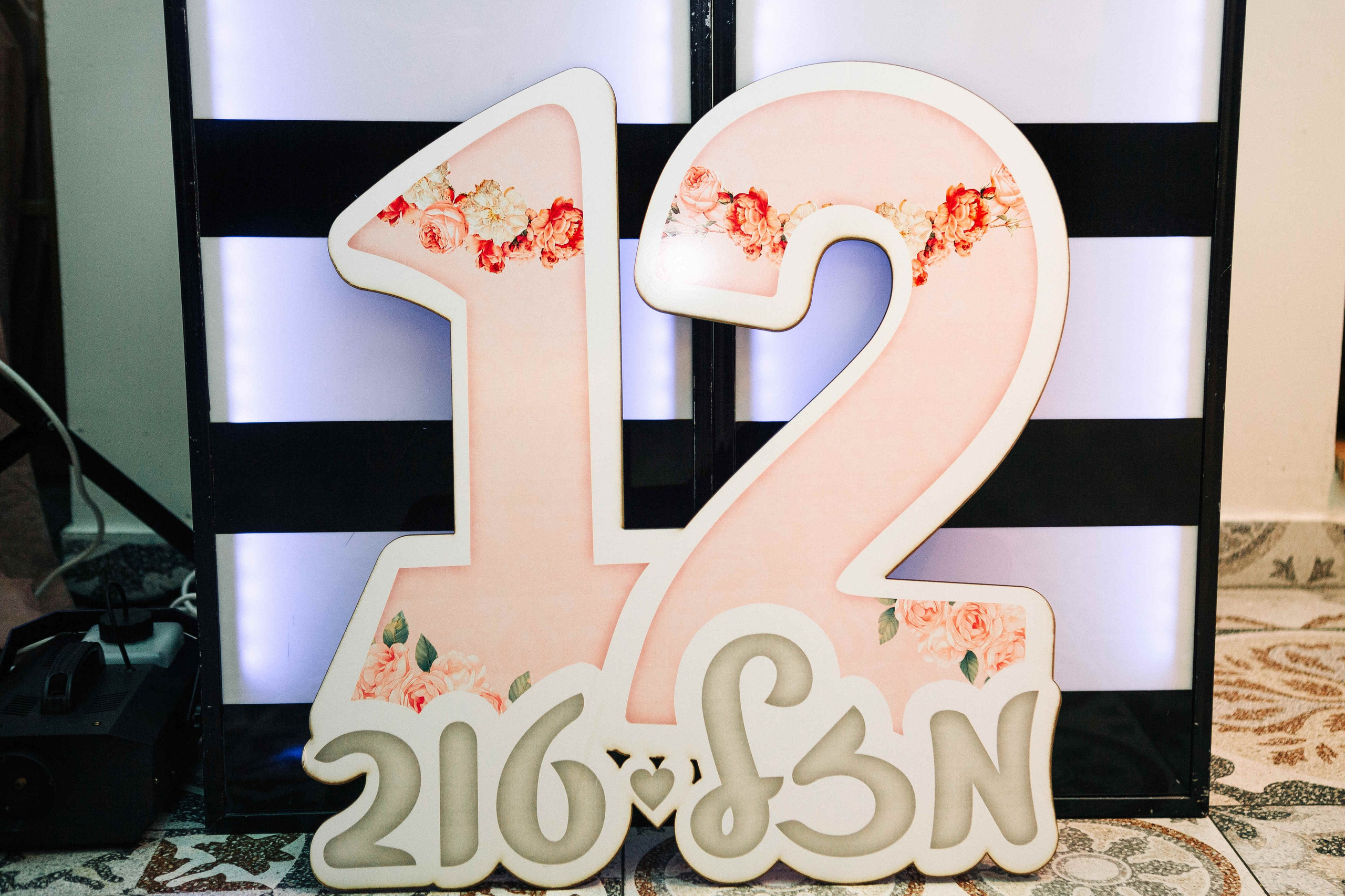 PARTY IN A RESTAURANT WITH THE WHOLE FAMILY. Https://shi-photo.com/