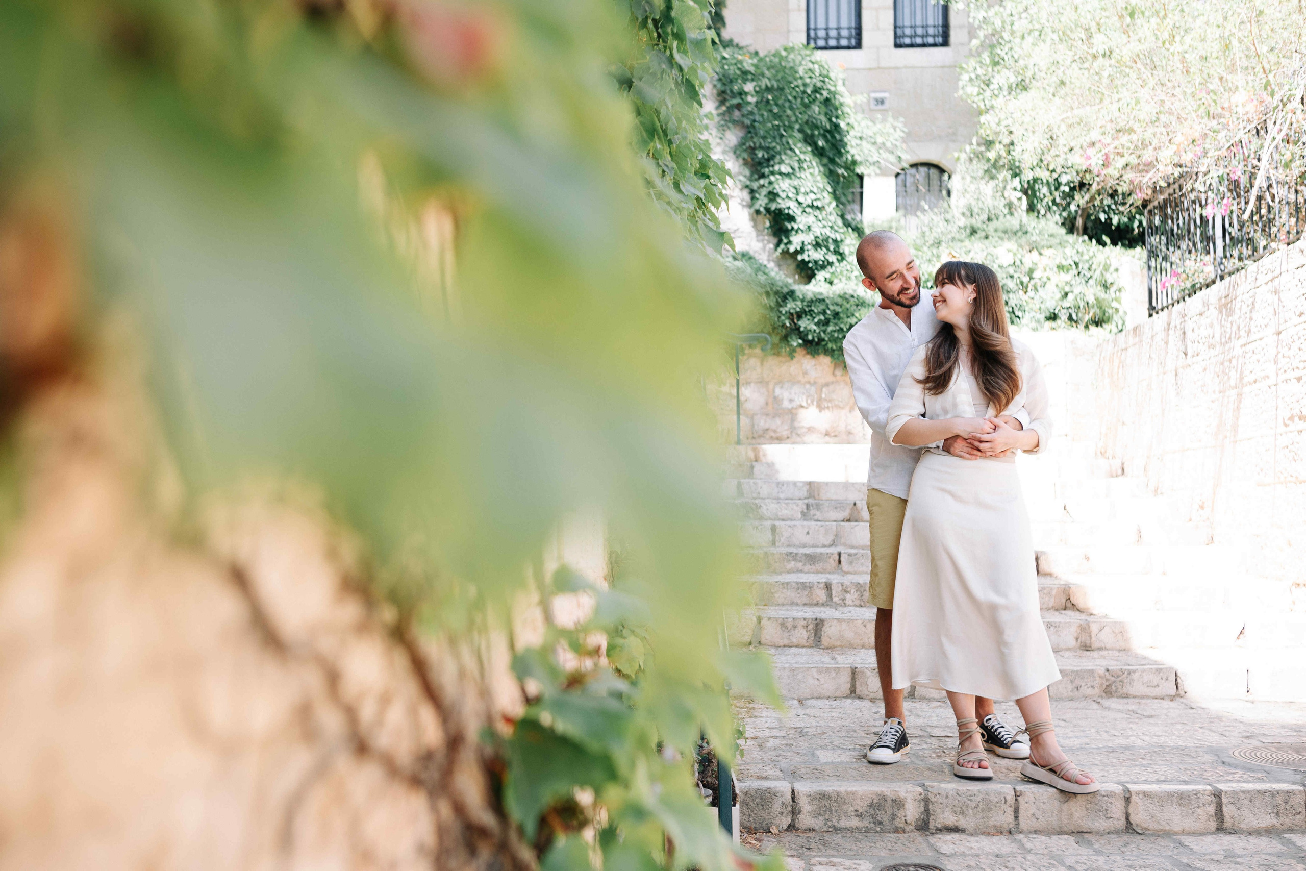 A MONTH AFTER THE WEDDING (morning). PHOTOGRAPHER IN ISRAEL