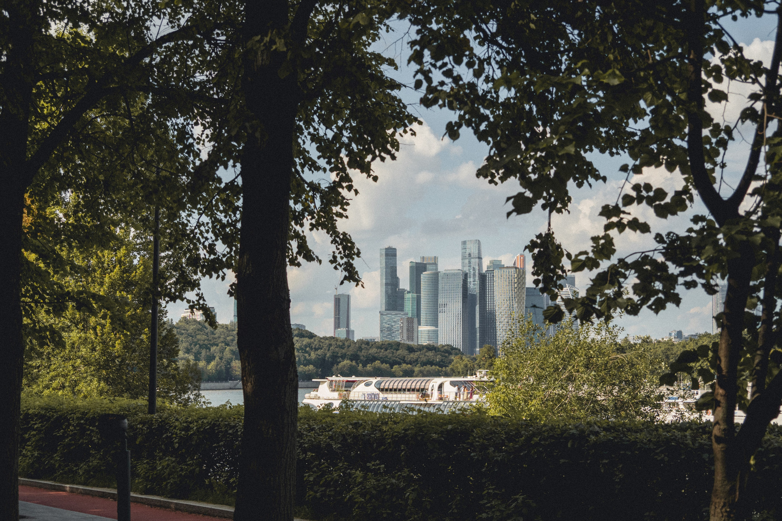 Воробьевы Горы. Photographe sur Cote d’Azur. Portraits de familles, couples, enfants, événements