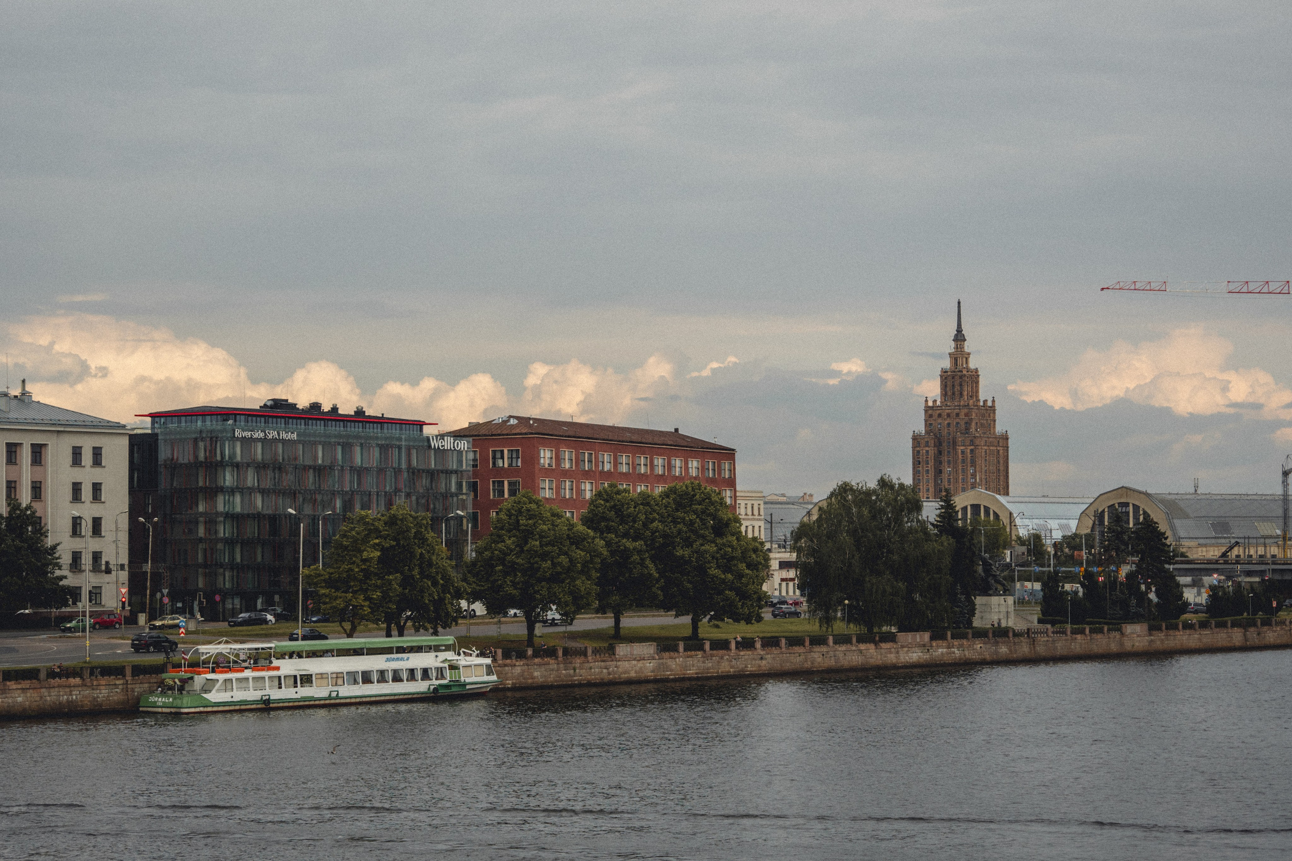 Voyage à Riga. Photographe sur Cote d’Azur. Portraits de familles, couples, enfants, événements