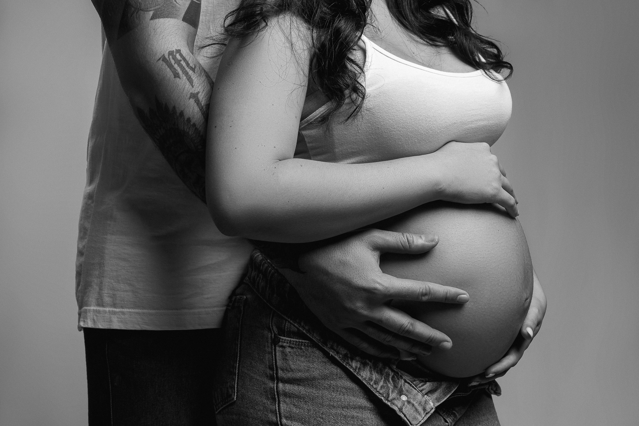 ensaio-gestante-mayara-estudio-sao-miguel-dos-campos-al-silhueta-barriga-arcerada