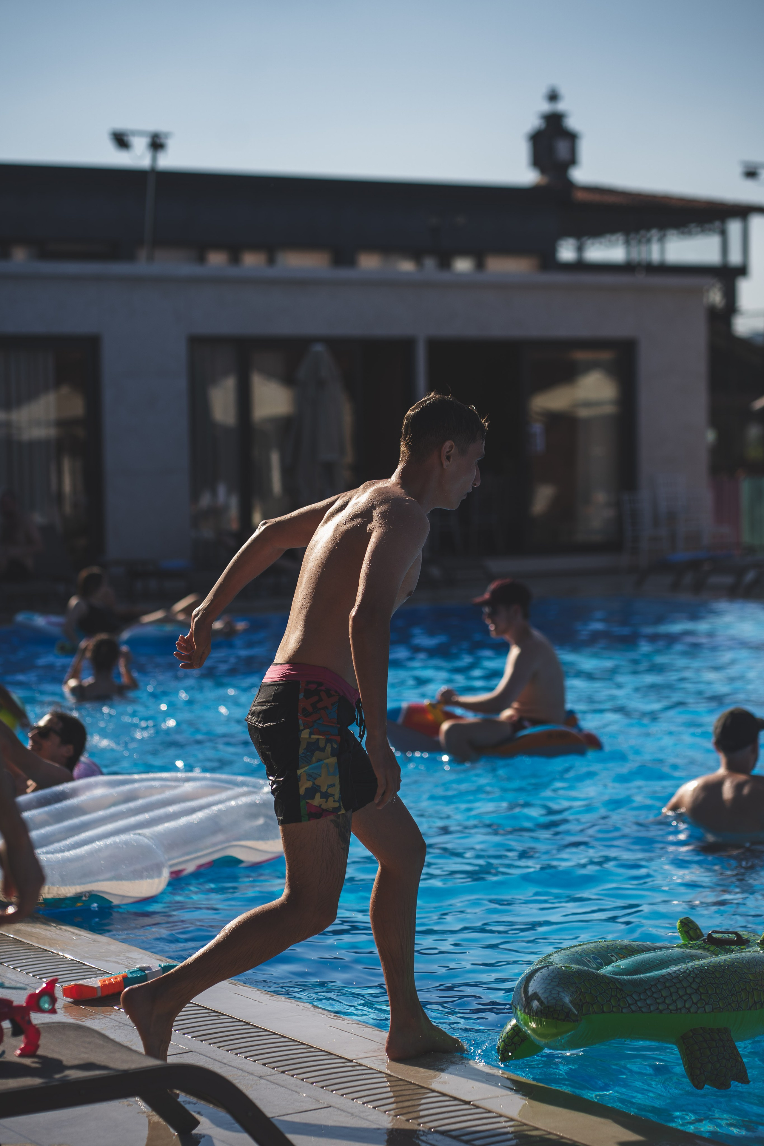 Trading View - Pool Party. Stanislava Novgorodtseva — Photographer | Visual Artist | Educator