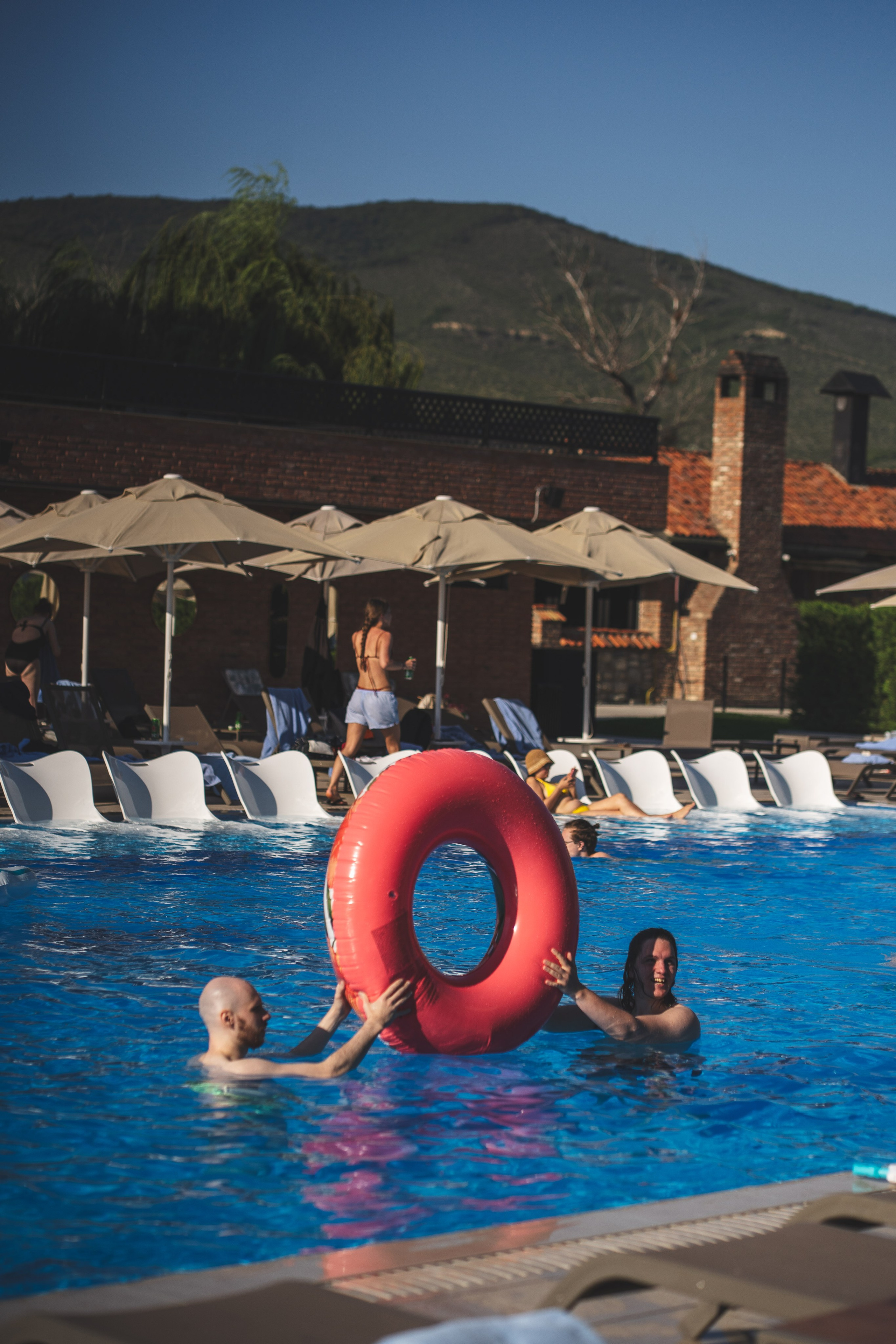 Trading View - Pool Party. Stanislava Novgorodtseva — Photographer | Visual Artist | Educator