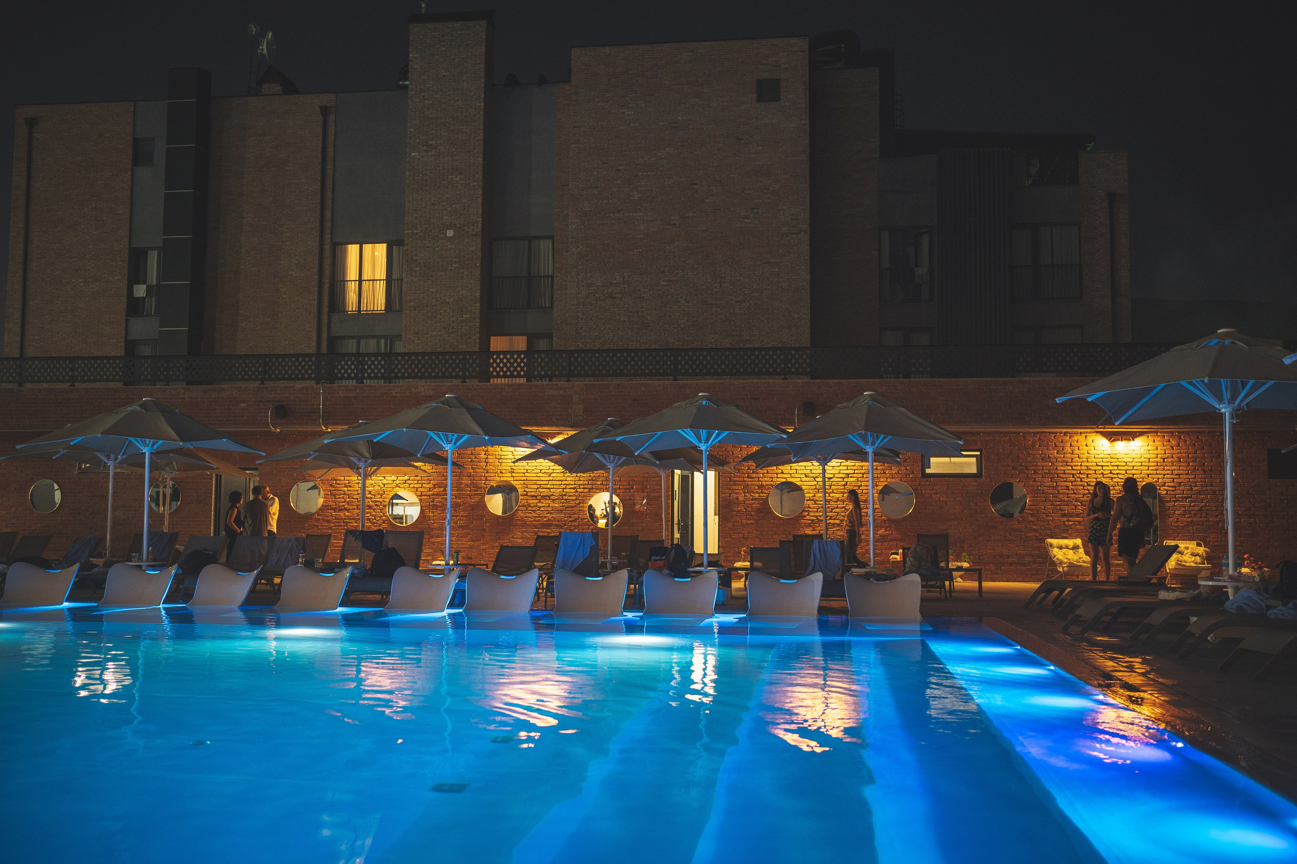 Trading View - Pool Party. Stanislava Novgorodtseva — Photographer | Visual Artist | Educator