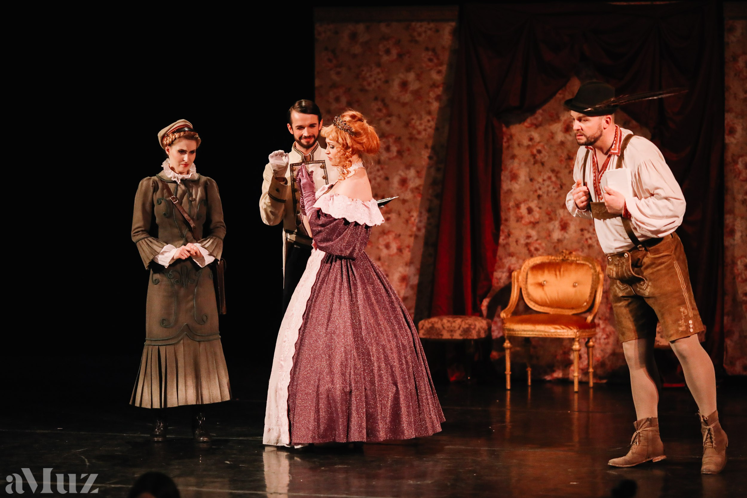 Opera Łąkowa. Fotograf Ślubny Warszawa - Sesje Biznesowe Rodzinne Eventy