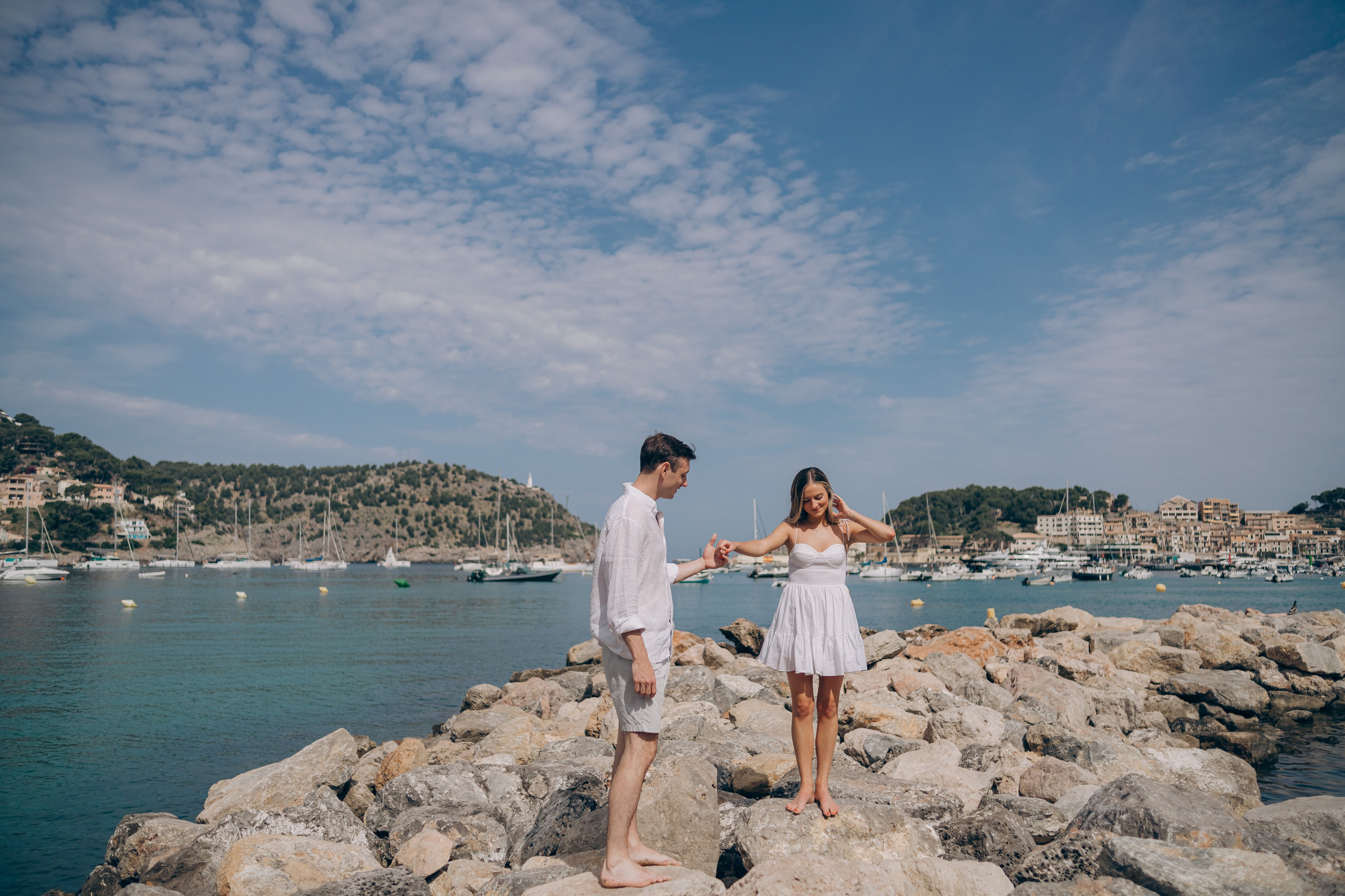 Relaxed Couple Session in Mallorca — Citrus Fields & Seaside. Фотограф у Пальма де Майорка