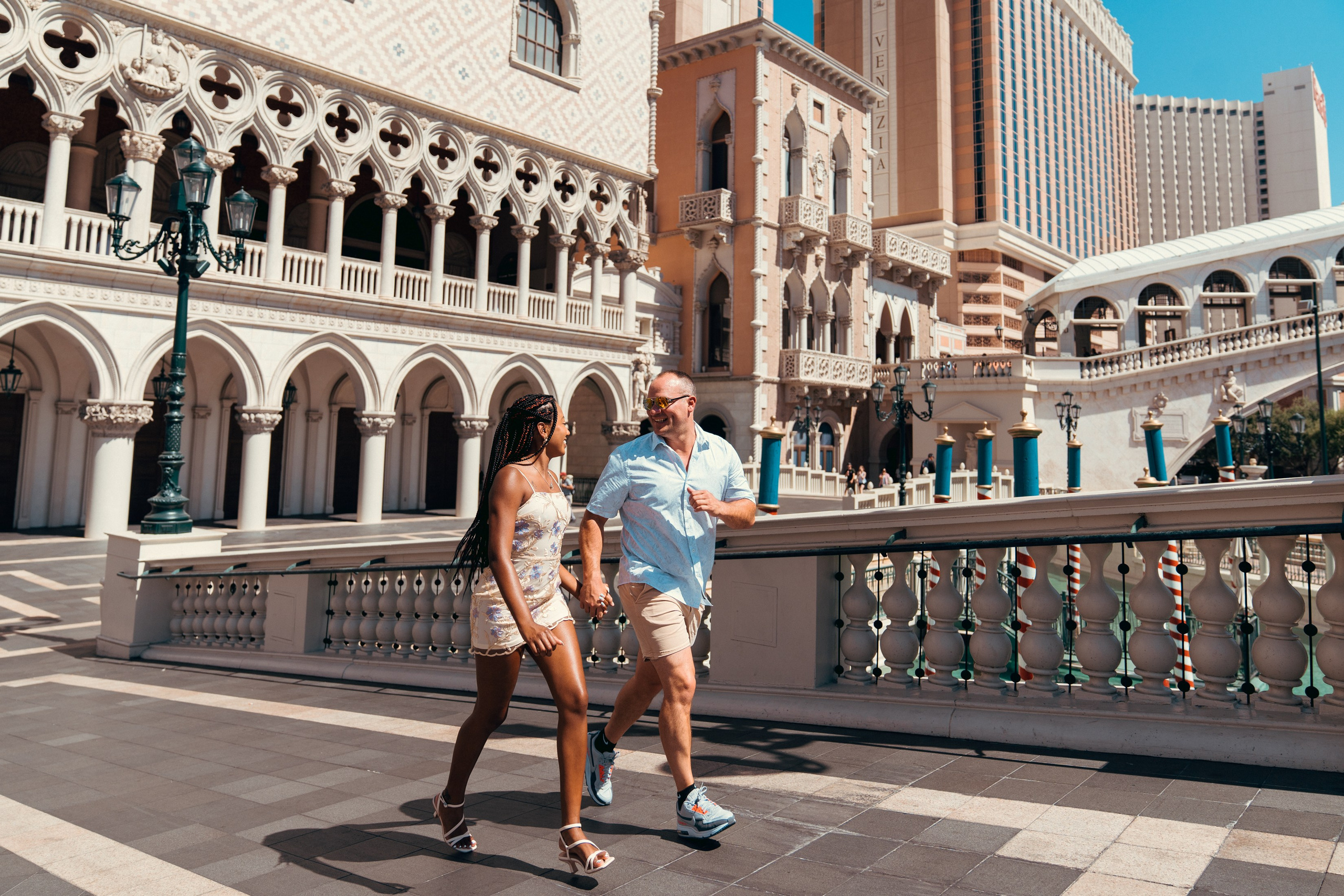 Sai&Kurtis. Wedding & elopement photographer Viktoriya Kravtsov. Las Vegas