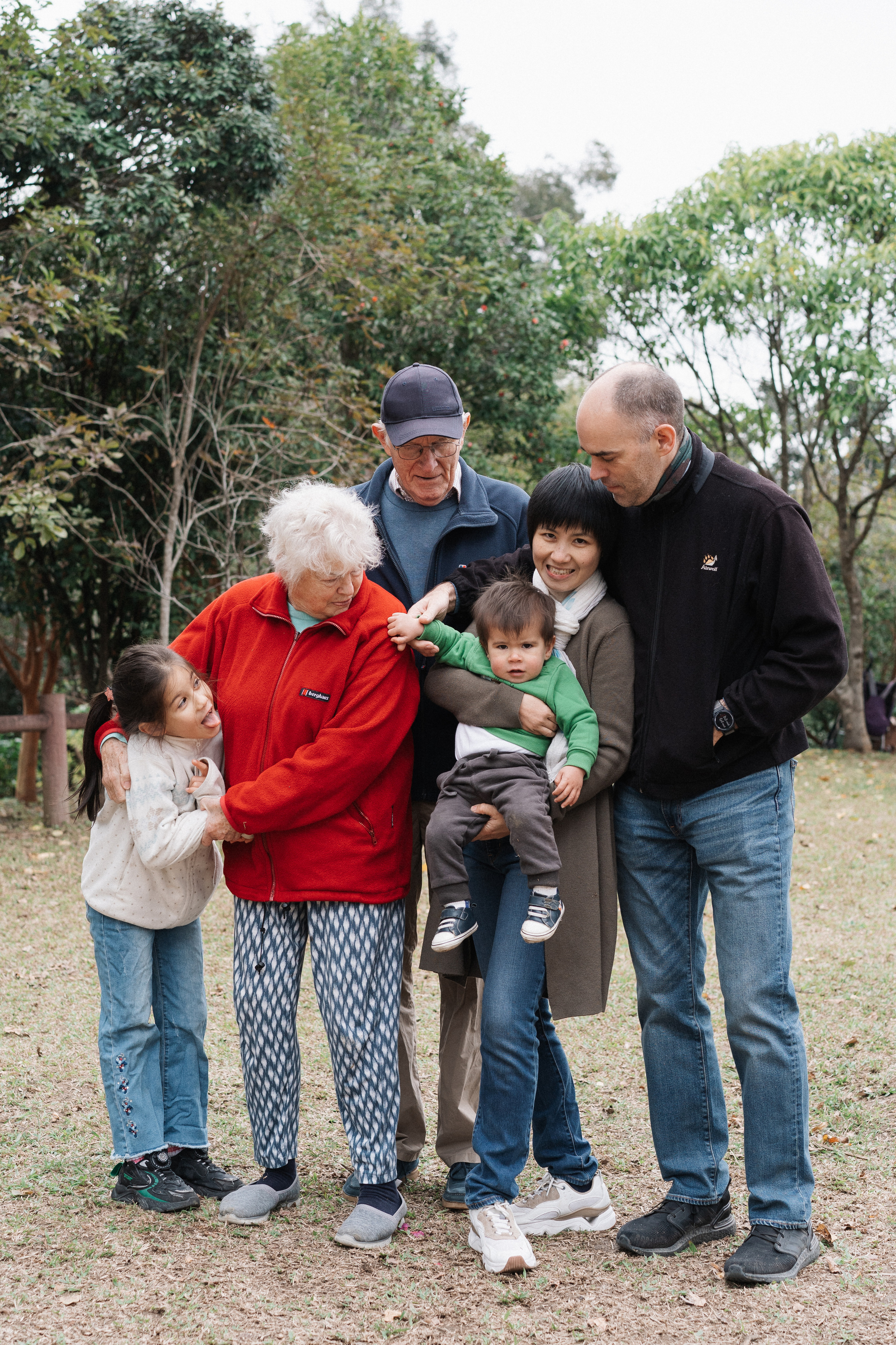 Grandparents visiting in Sai Kung. Evgeniia Pavlova Photography