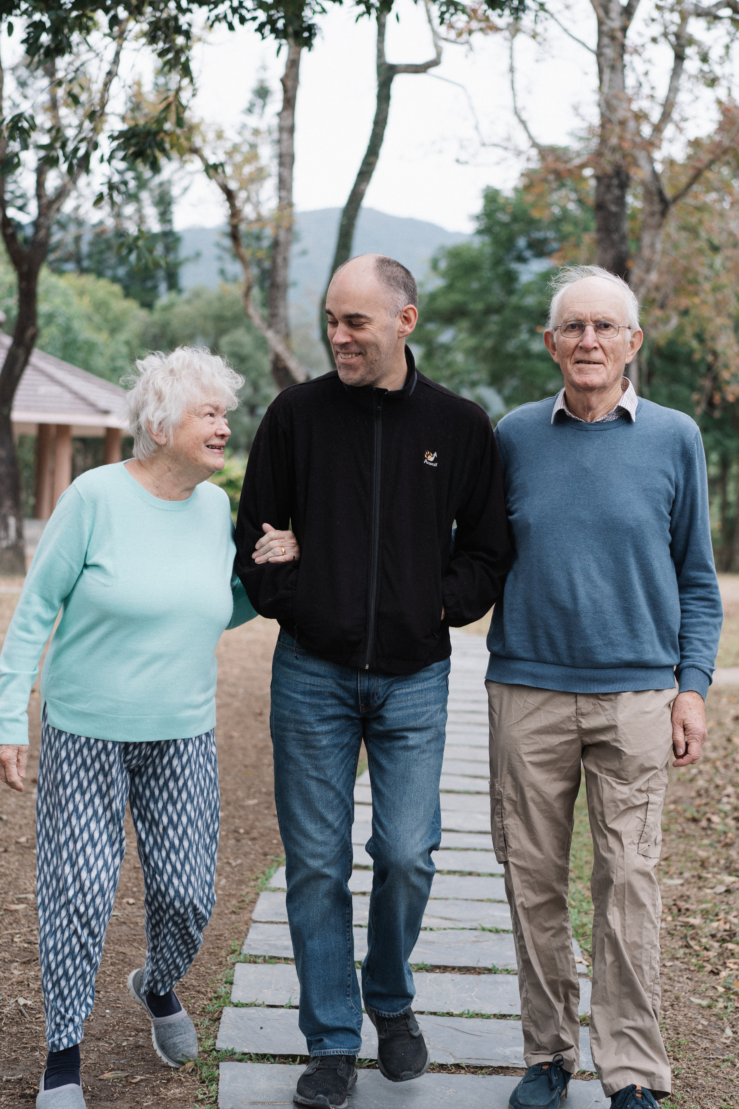 Grandparents visiting in Sai Kung. Evgeniia Pavlova Photography