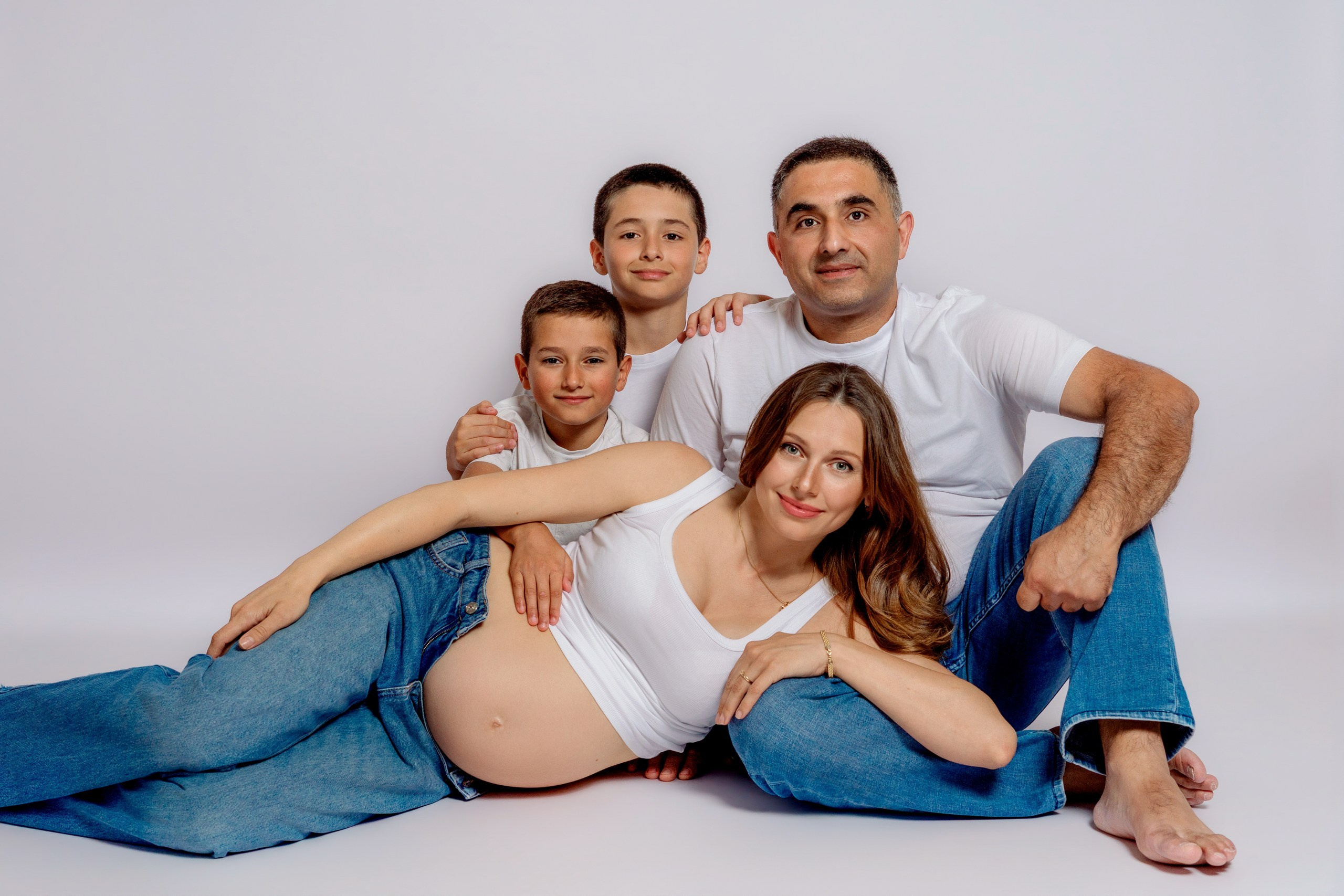 Natalie, Romain, David et Robert. Petit trésor photos de famille, grossesse et nouveau-né à Roanne