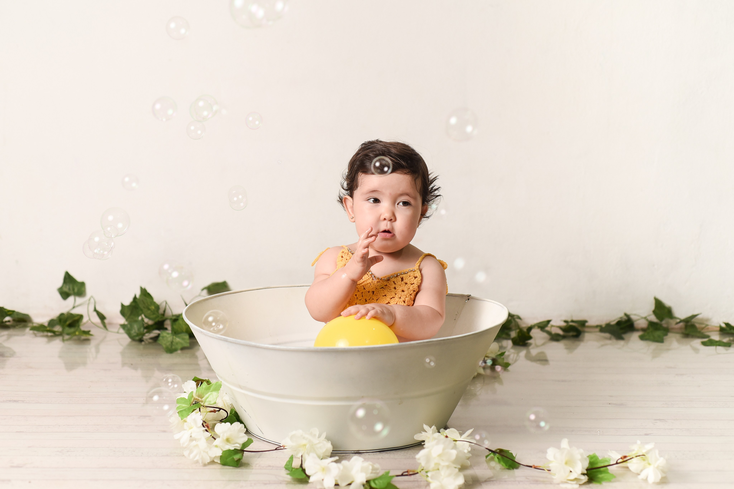 Sesión 1er añito de Juli. Temática: Abejita de Plim Plim +  Mini Sesión Navideña. Fotografo de casamiento en misiones y fotógrafo de familia  Posadas