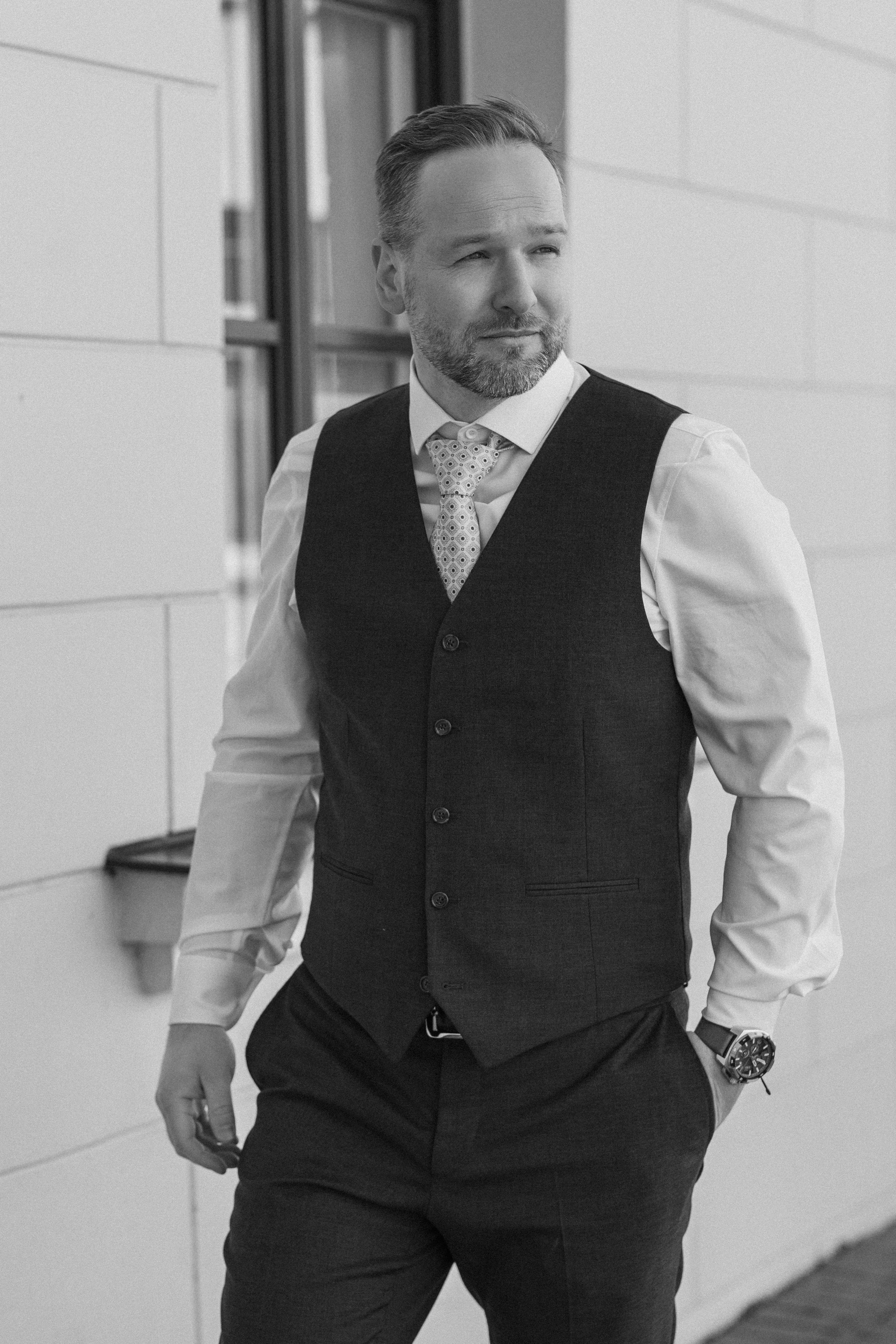 Monika ir Vytautas — miestu alsuojanti trumpa jaunųjų fotosesija Kaune