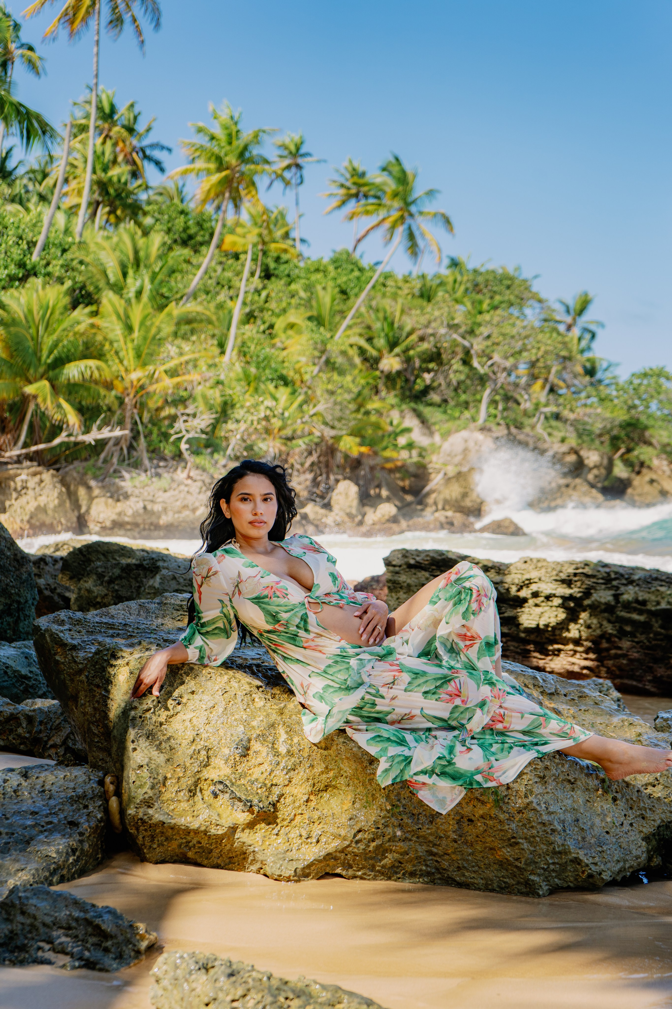 Tropical maternity shoot with ocean views in Puerto Plata, DR.