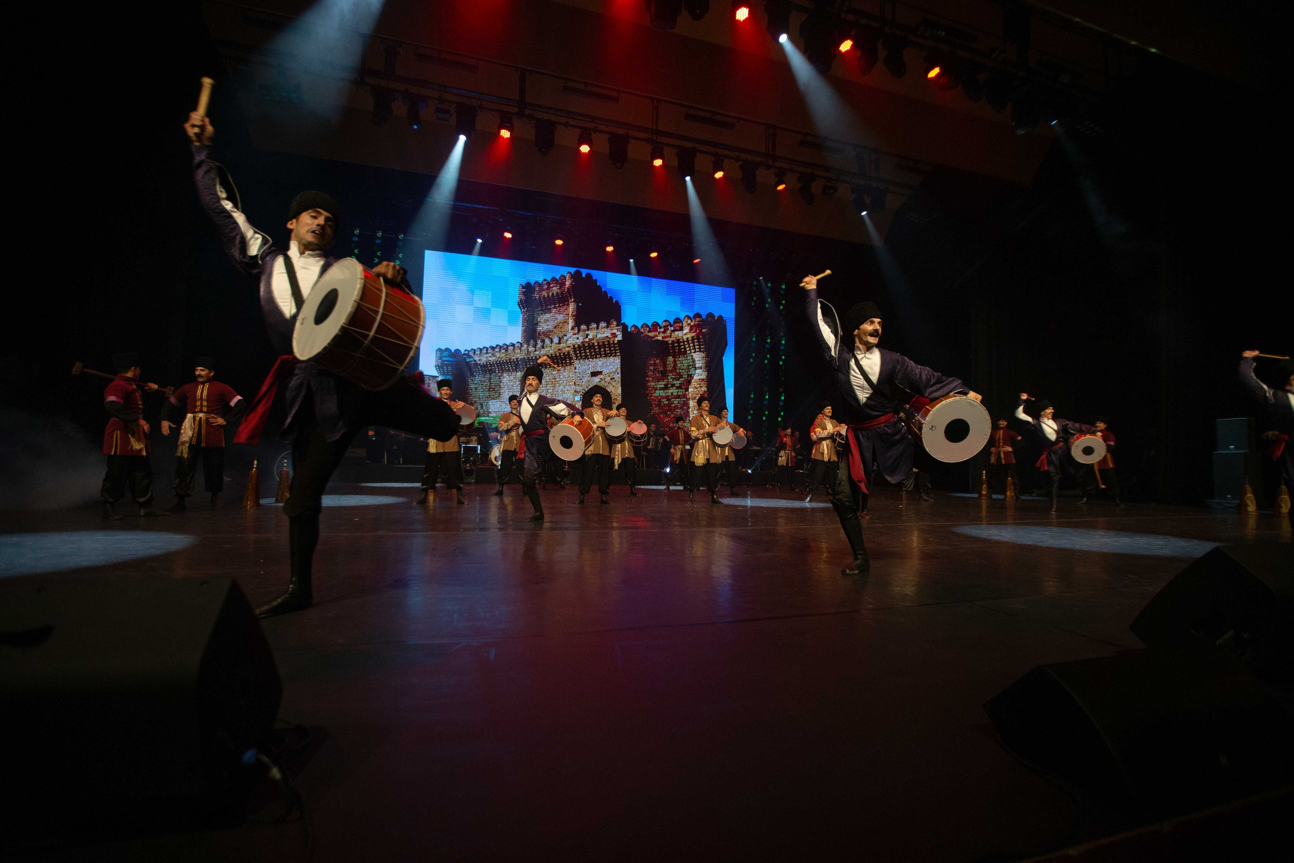 STATE DANCE ENSEMBLE. Wedding&Event photographer Ismail Rzayev in Baku