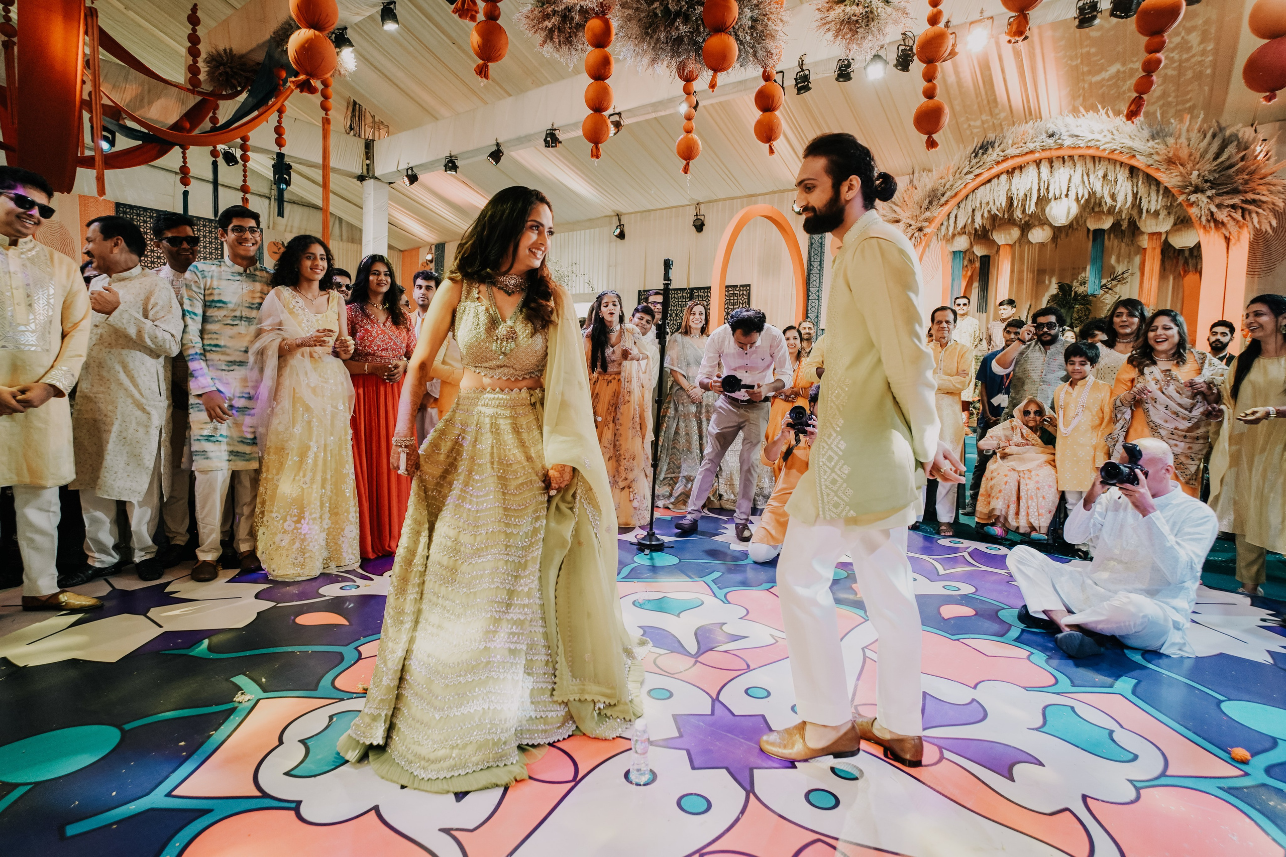 HALDI & MEHANDI. Wedding photographer Stalen Robert