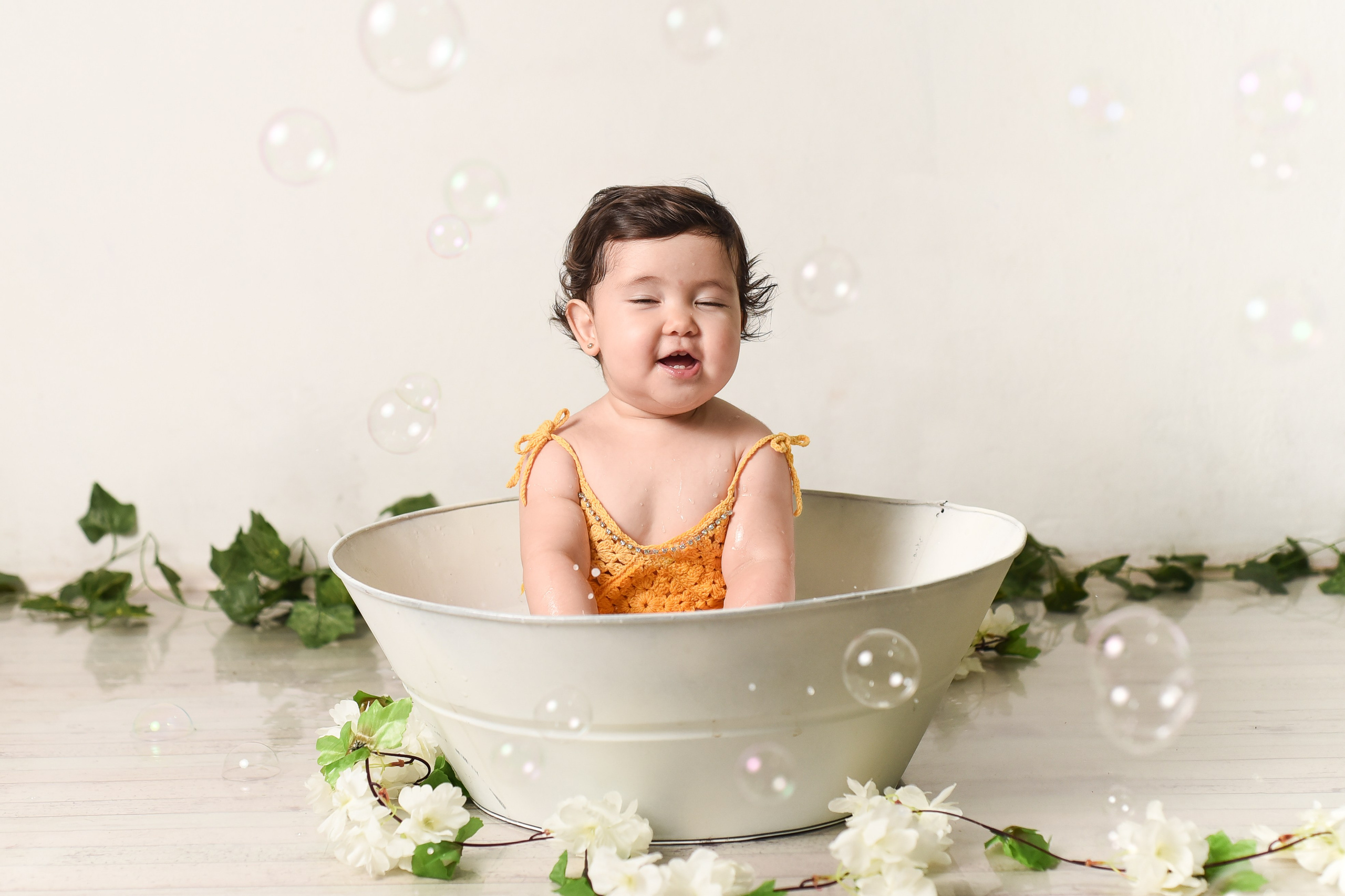 Sesión 1er añito de Juli. Temática: Abejita de Plim Plim +  Mini Sesión Navideña. Fotografo de casamiento en misiones y fotógrafo de familia  Posadas