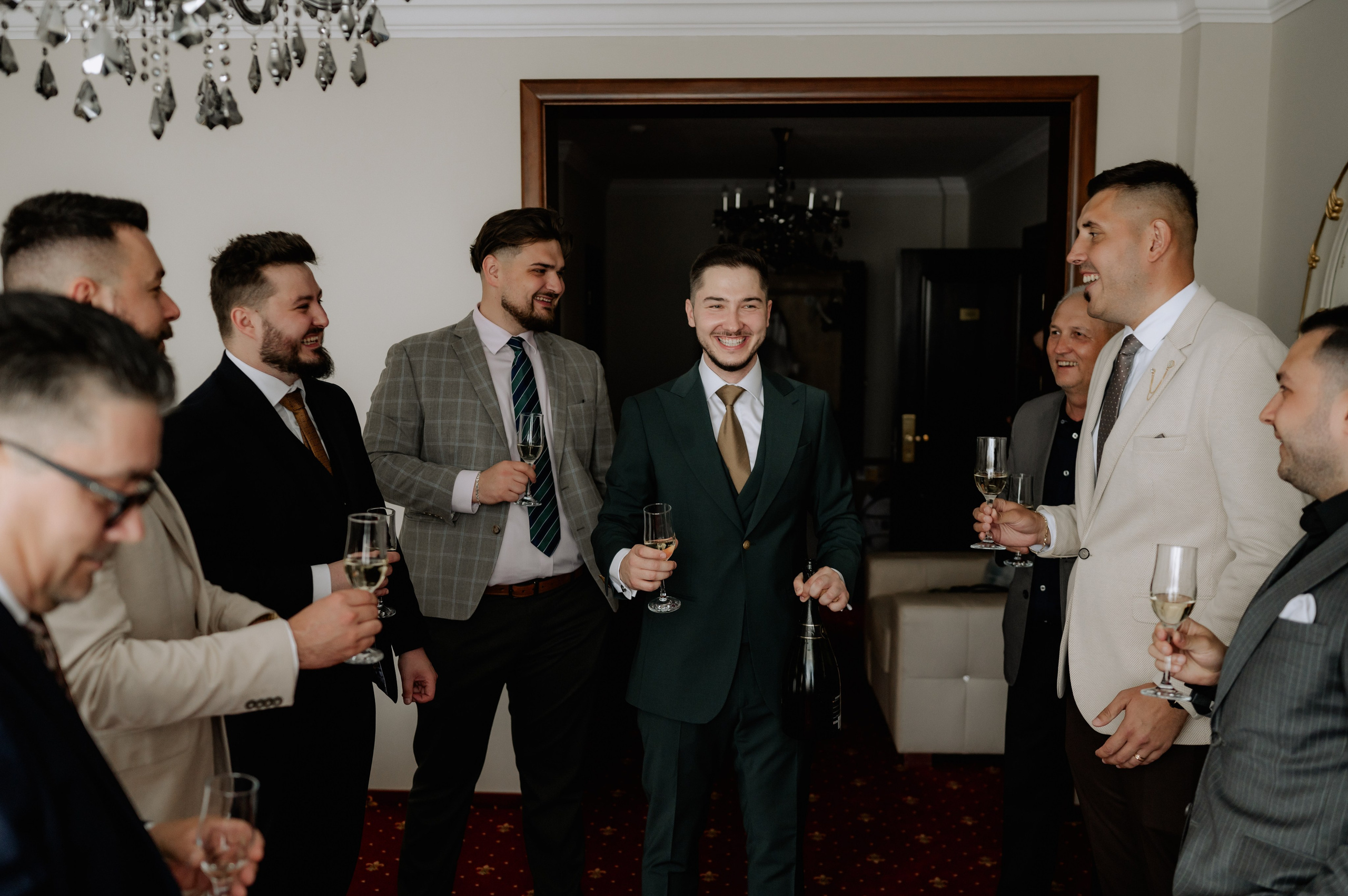 Nunta la Hotel Capitol Iasi. Proud Vision Weddings | Wedding Photography & Film — Servicii profesionale Foto Video Nunta Iasi