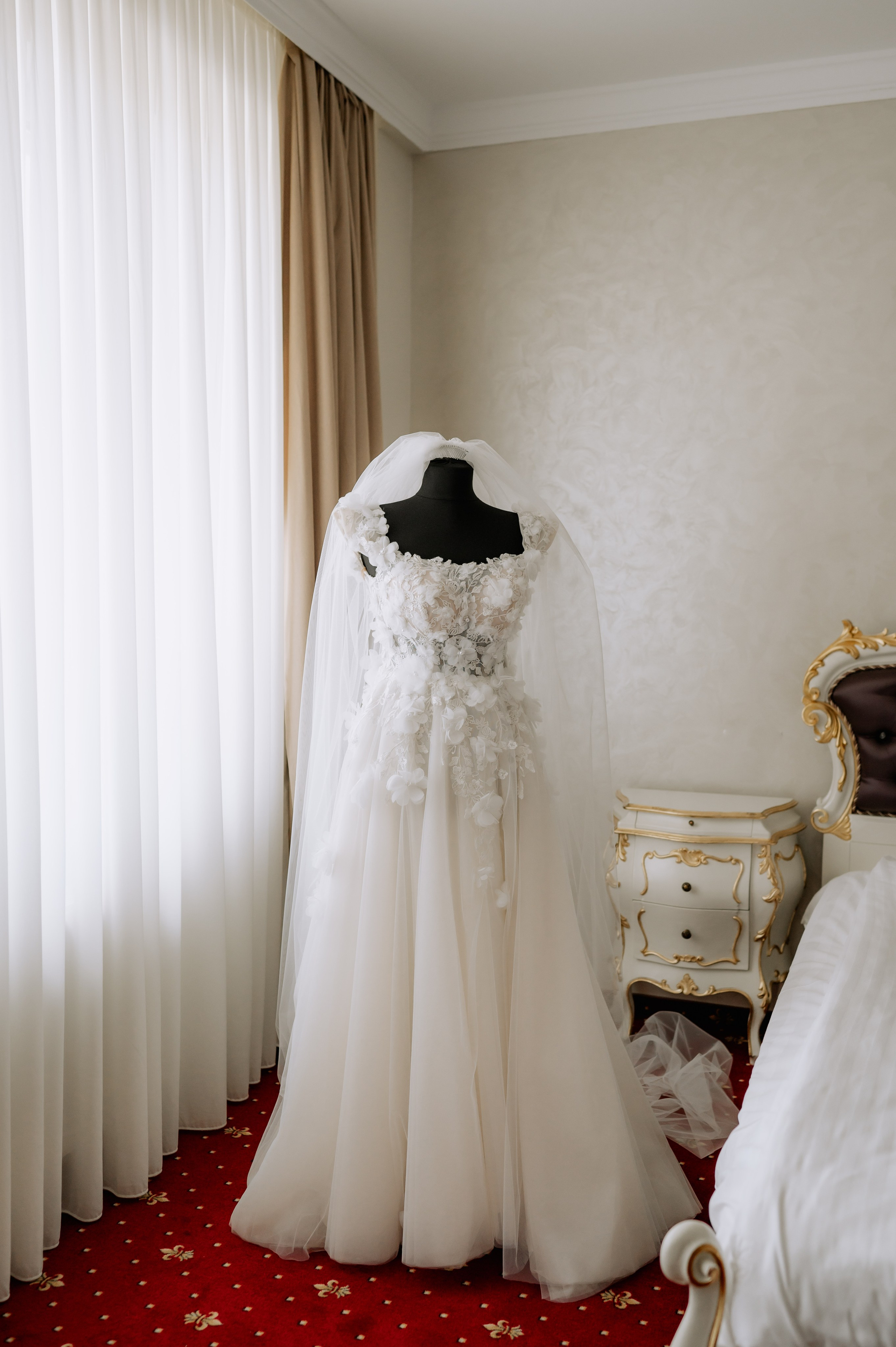 Nunta la Hotel Capitol Iasi. Proud Vision Weddings | Wedding Photography & Film — Servicii profesionale Foto Video Nunta Iasi