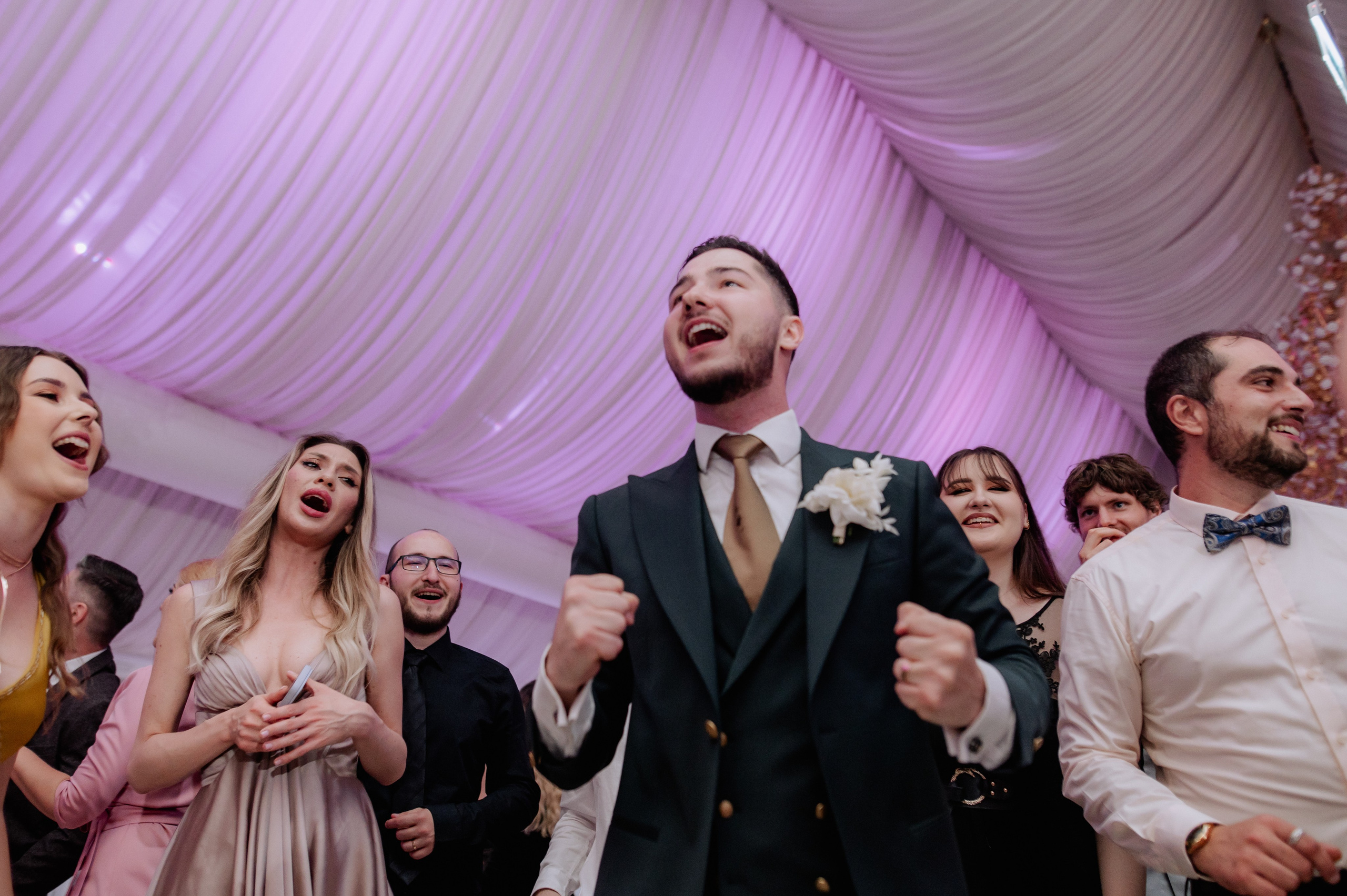 Nunta la Hotel Capitol Iasi. Proud Vision Weddings | Wedding Photography & Film — Servicii profesionale Foto Video Nunta Iasi