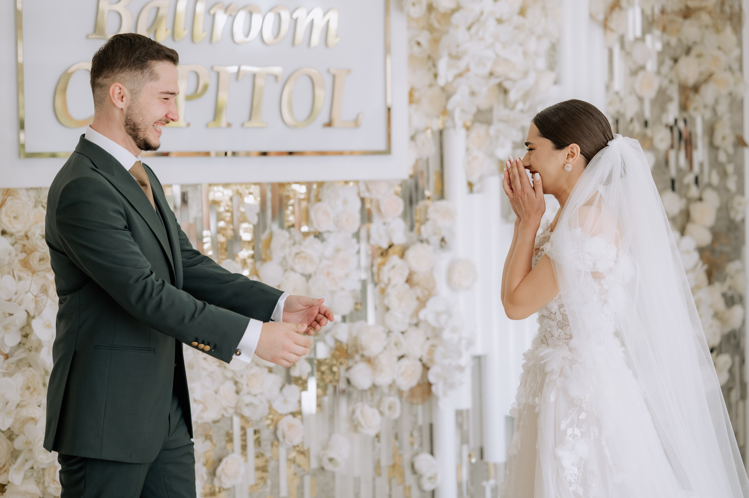 Nunta la Hotel Capitol Iasi. Proud Vision Weddings | Wedding Photography & Film — Servicii profesionale Foto Video Nunta Iasi