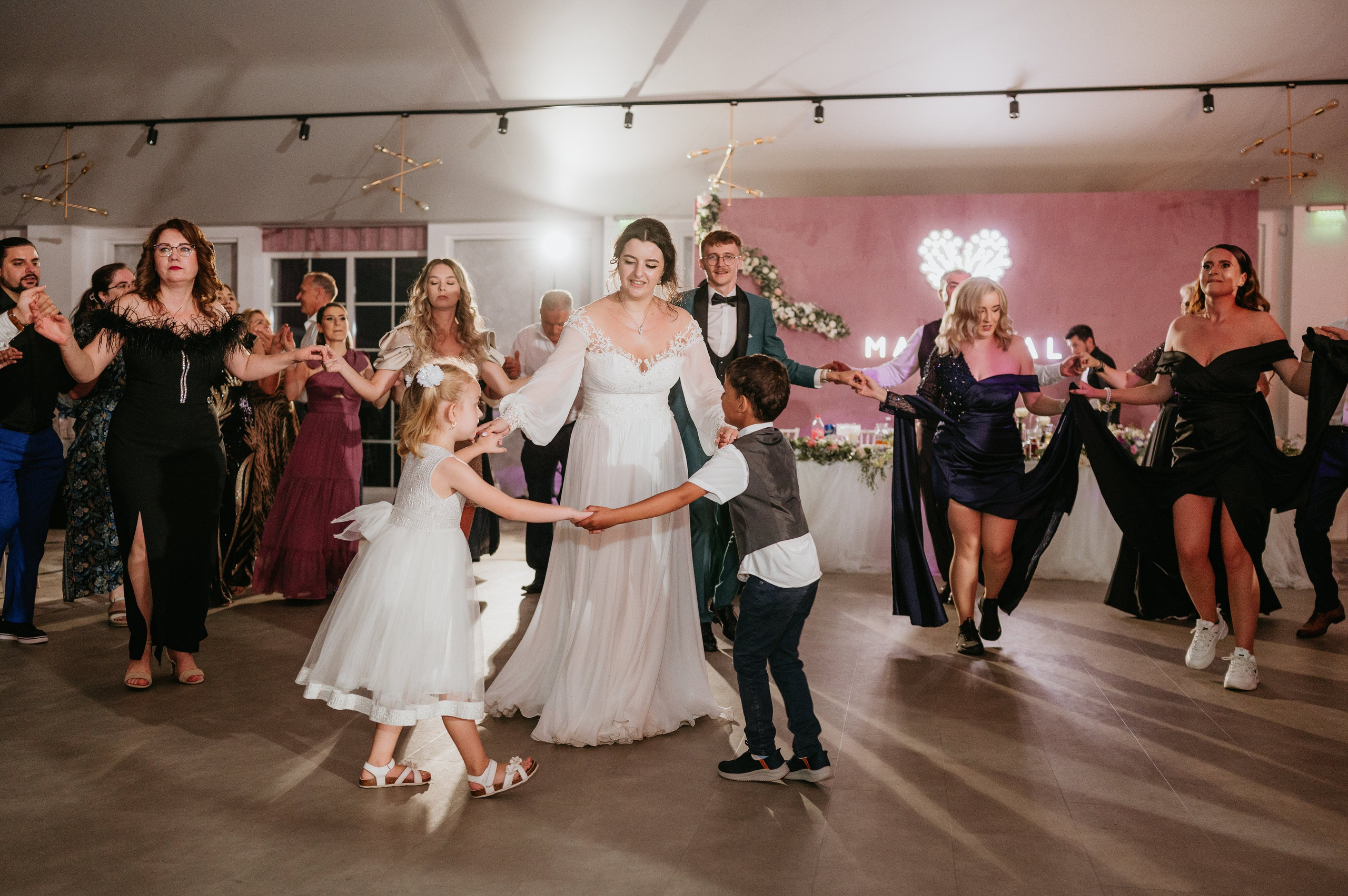 Robert si Ilinca. Valentin Melen - fotograf de nunta 🤍