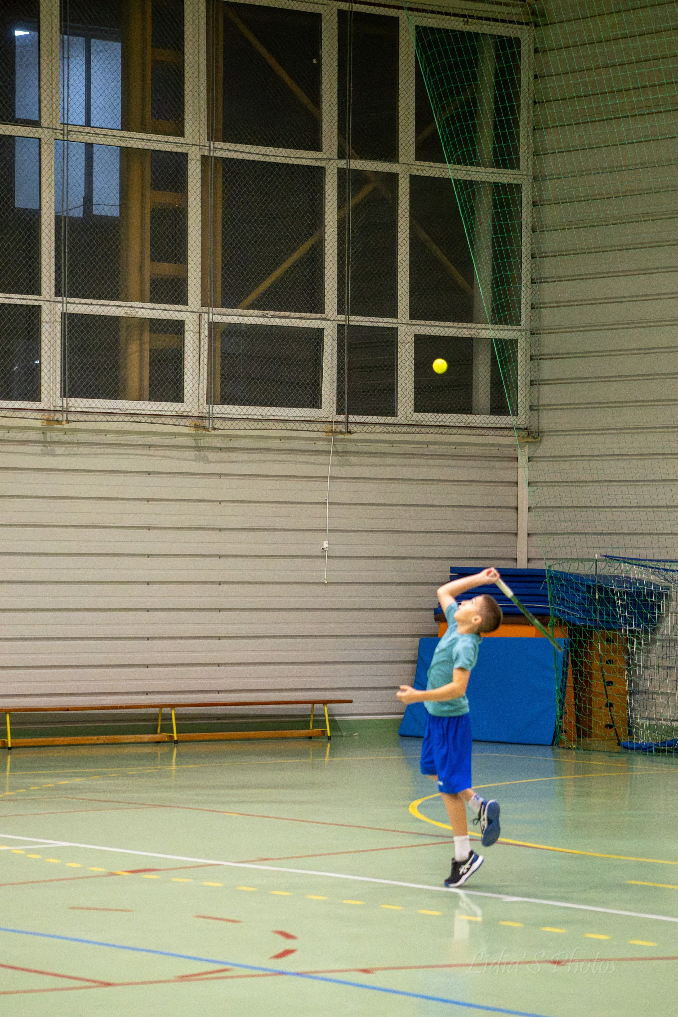Turneu tenis de camp în sală. Fotograf. Lucrez cu oameni, produse și spații. Portret și fotografie creativă. Bacău, România. Lidia Savinoiu