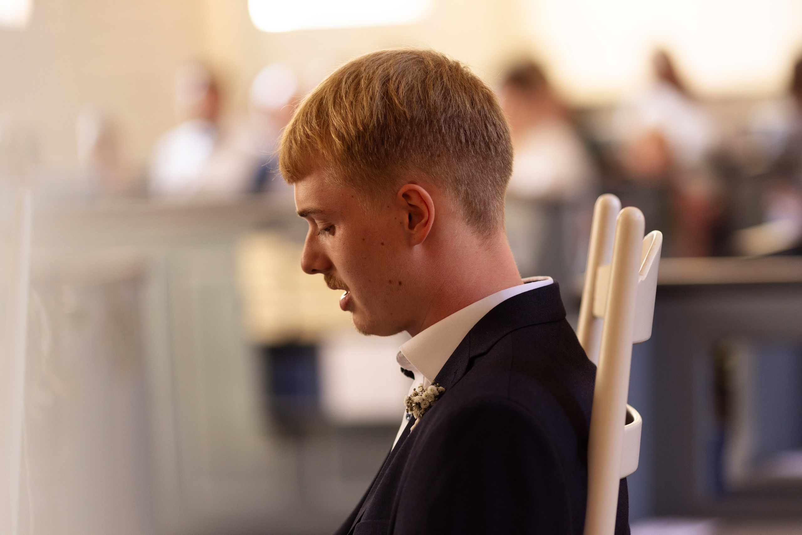 Gäste genießen die Hochzeit im Hotel Alte Heimat in Berge
