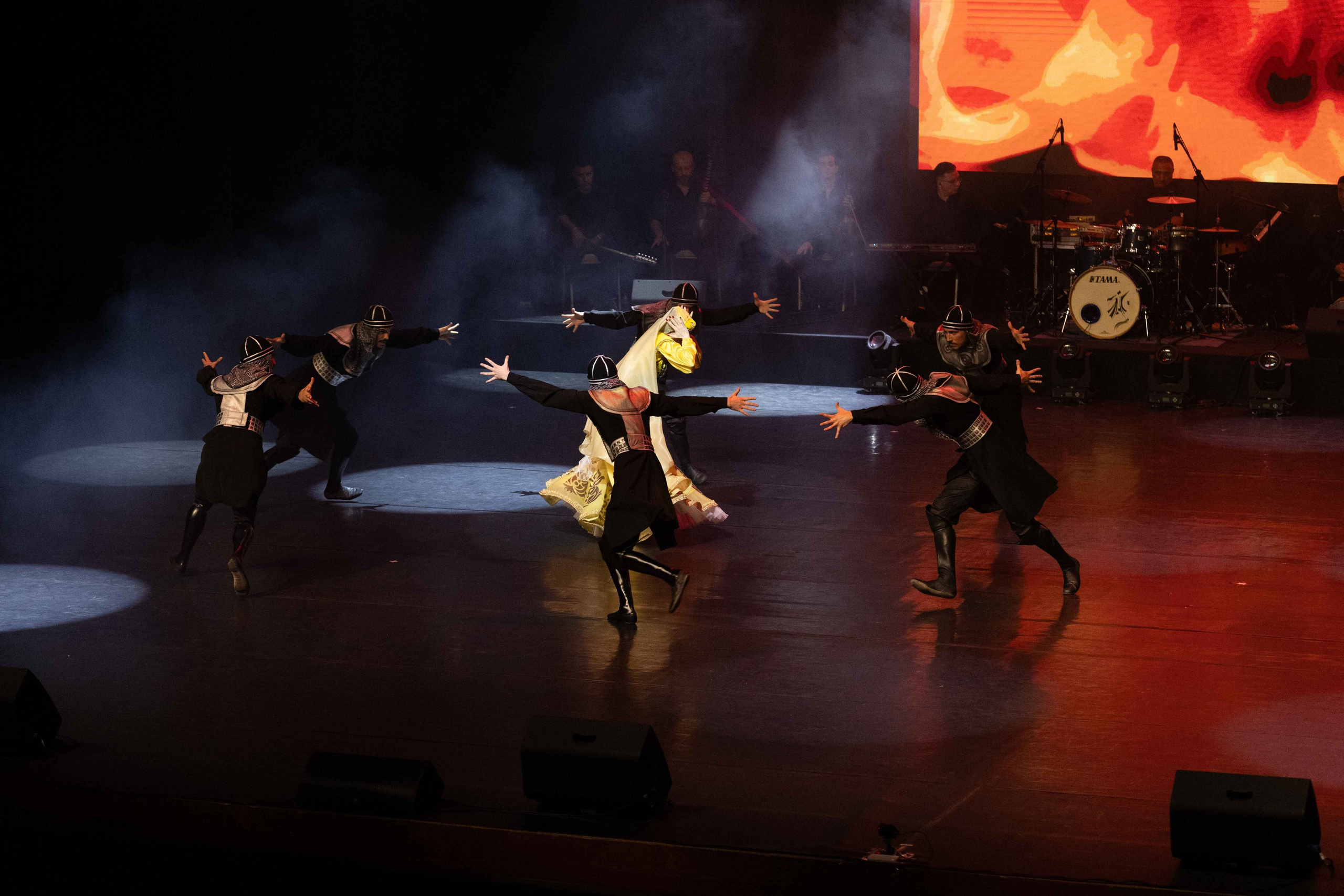 STATE DANCE ENSEMBLE. Wedding&Event photographer Ismail Rzayev in Baku