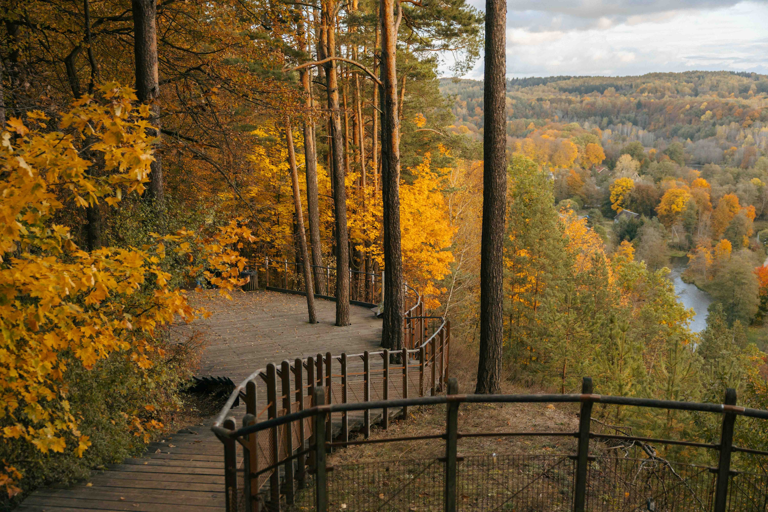 Best Autumn Photoshoot Locations in Vilnius: Top Spots to Capture the Fall Colors. Framed by Evelina | Destination Wedding Photographer from Lithuania | Europe