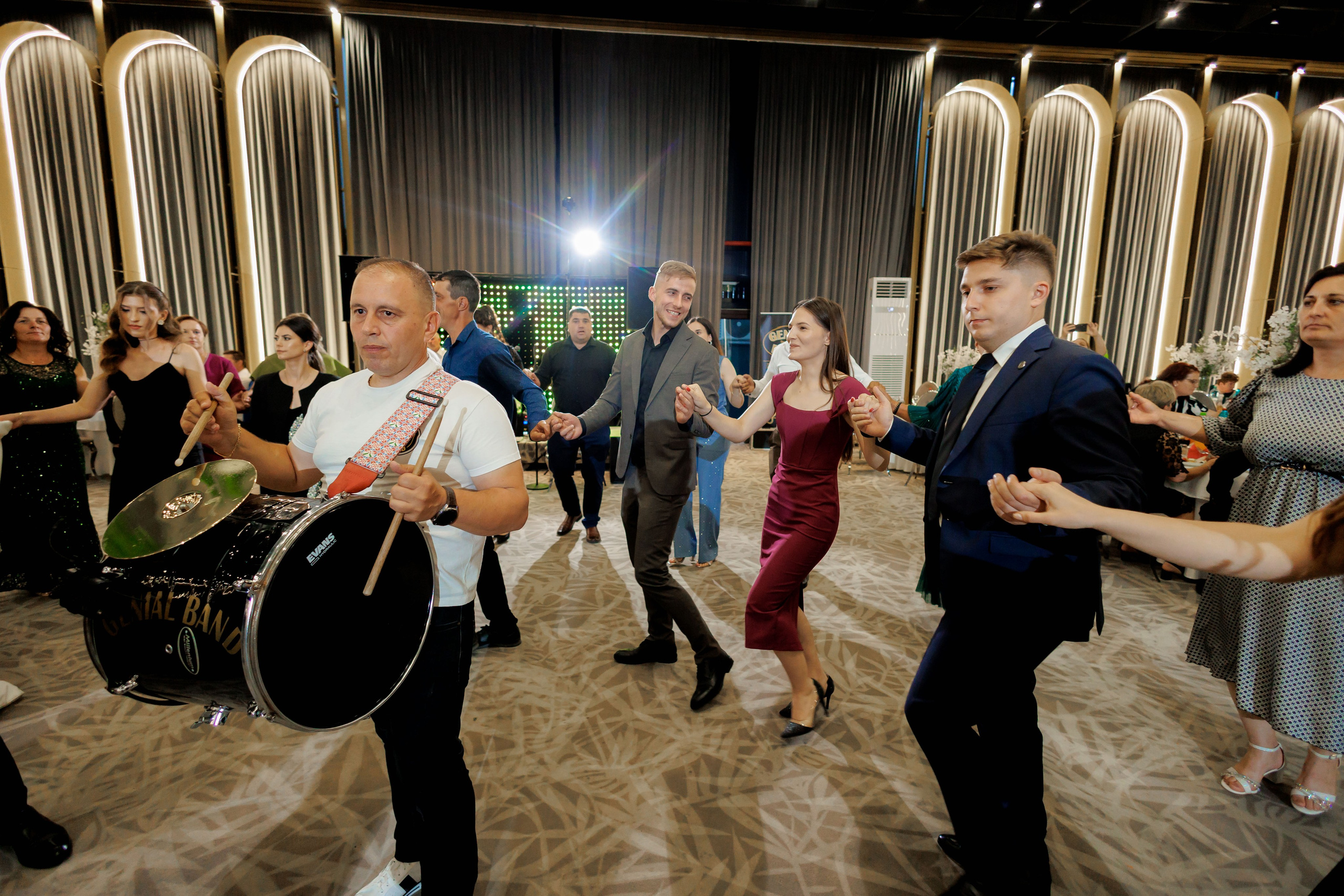 Nunta Nicoleta & Răzvan | Fotografie & Videografie Profesională. Servicii foto-video profesionale, pentru momente de neuitat