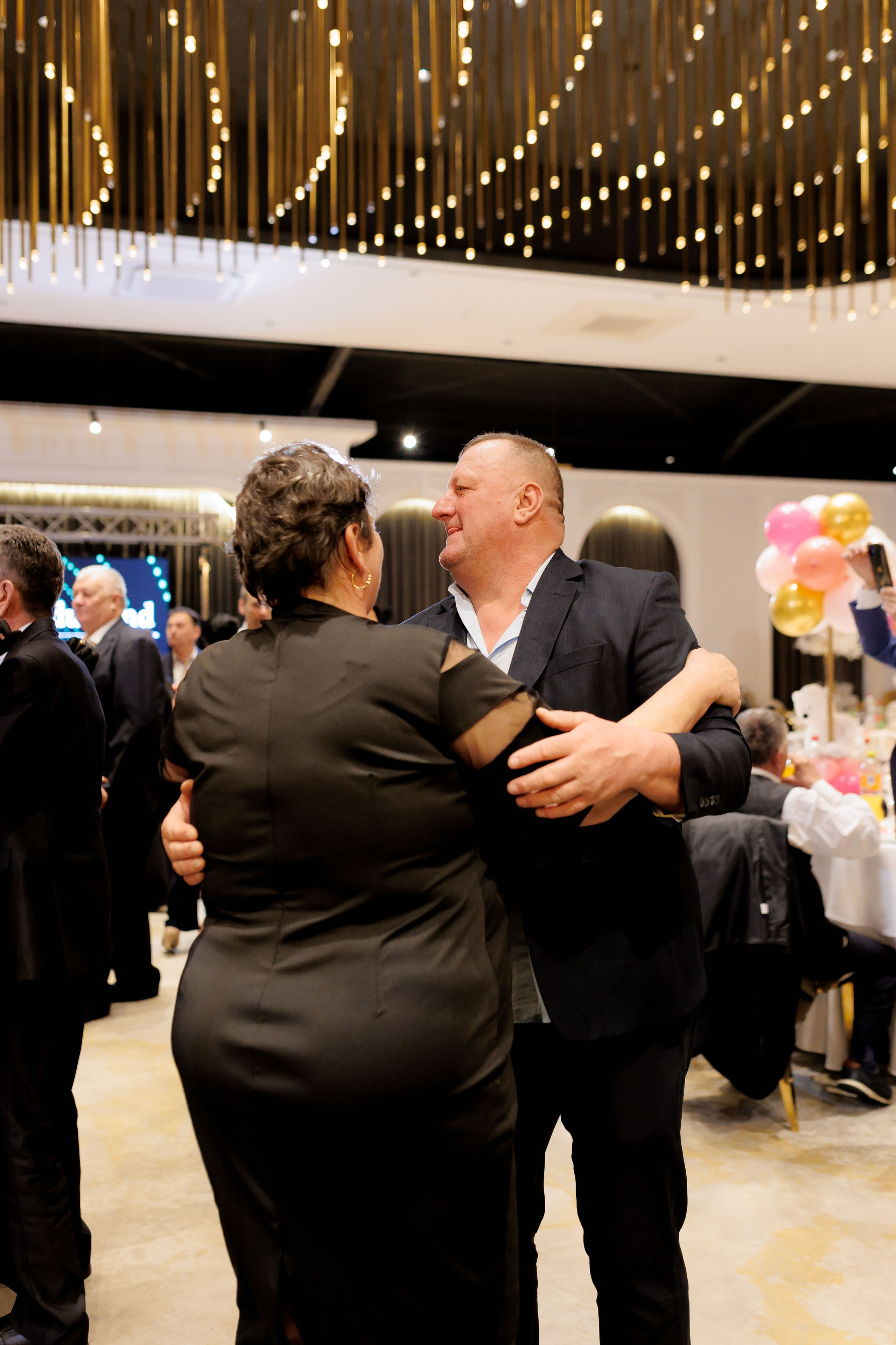 Povestea voastră, regizată de noi |Cristi Turculet Videograf Nuntă Suceava | wedding highlight. Servicii foto-video profesionale, pentru momente de neuitat