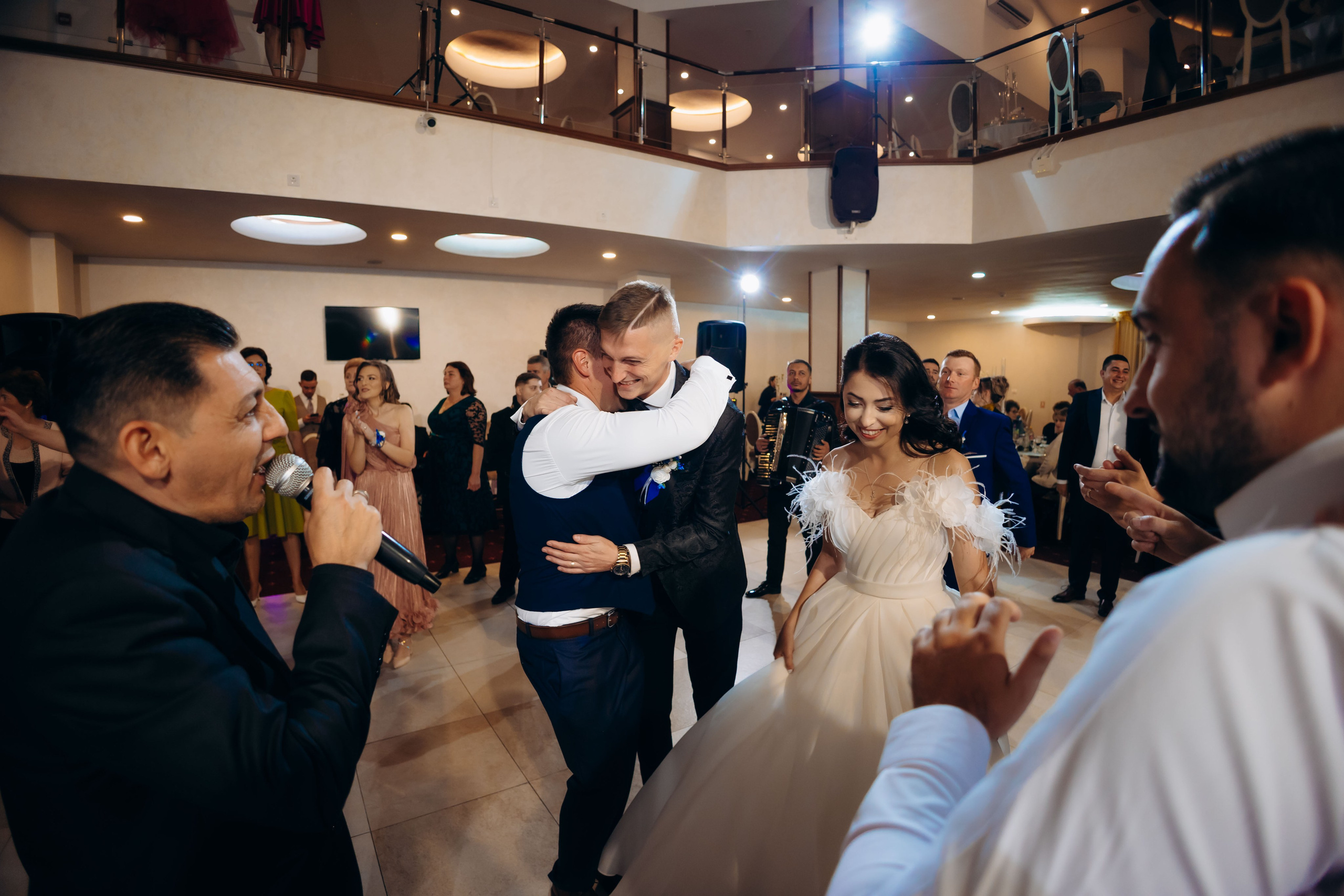 Loredana & Emilian – Ziua Nunții | Videografie - fotografie Botez Suceava, Iași, Botoșani. Servicii foto-video profesionale, pentru momente de neuitat