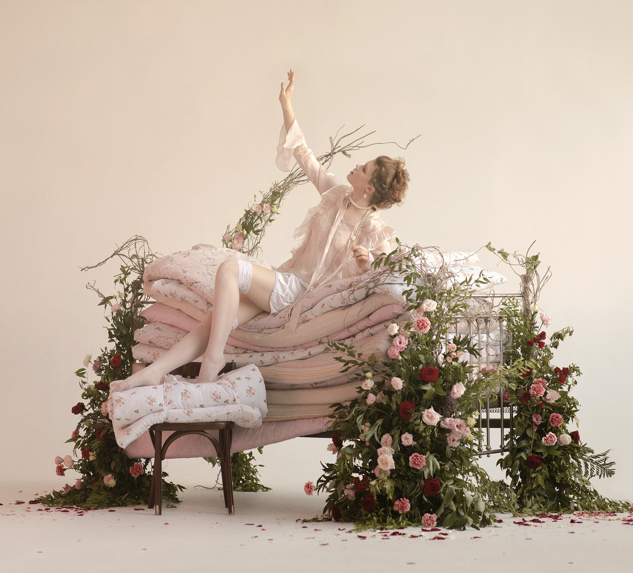 Gone by dreams. Women and maternity photographer in Brussels, Belgium