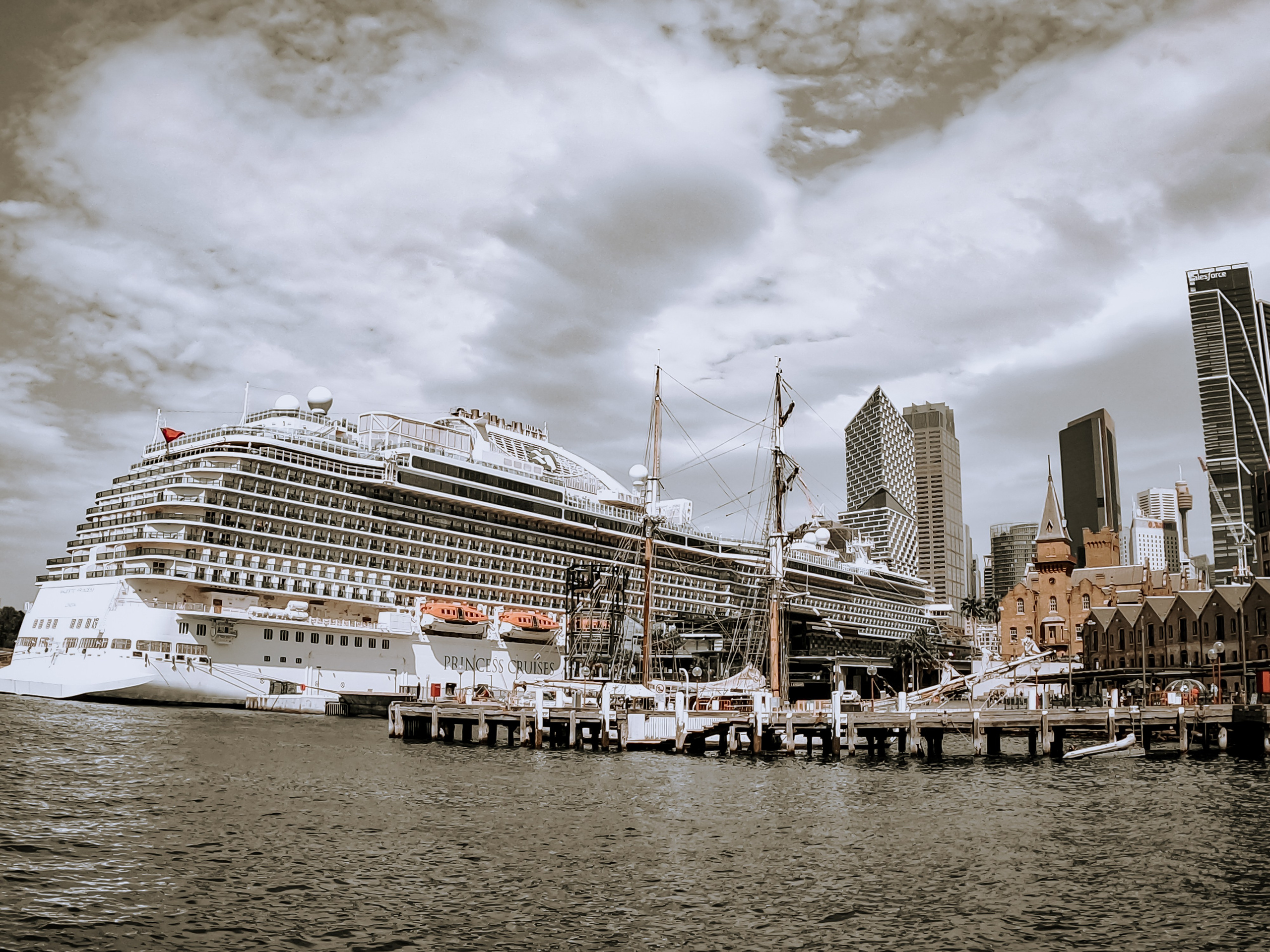 WallMuse. MHCreative is family-oriented photographer based in SYDNEY