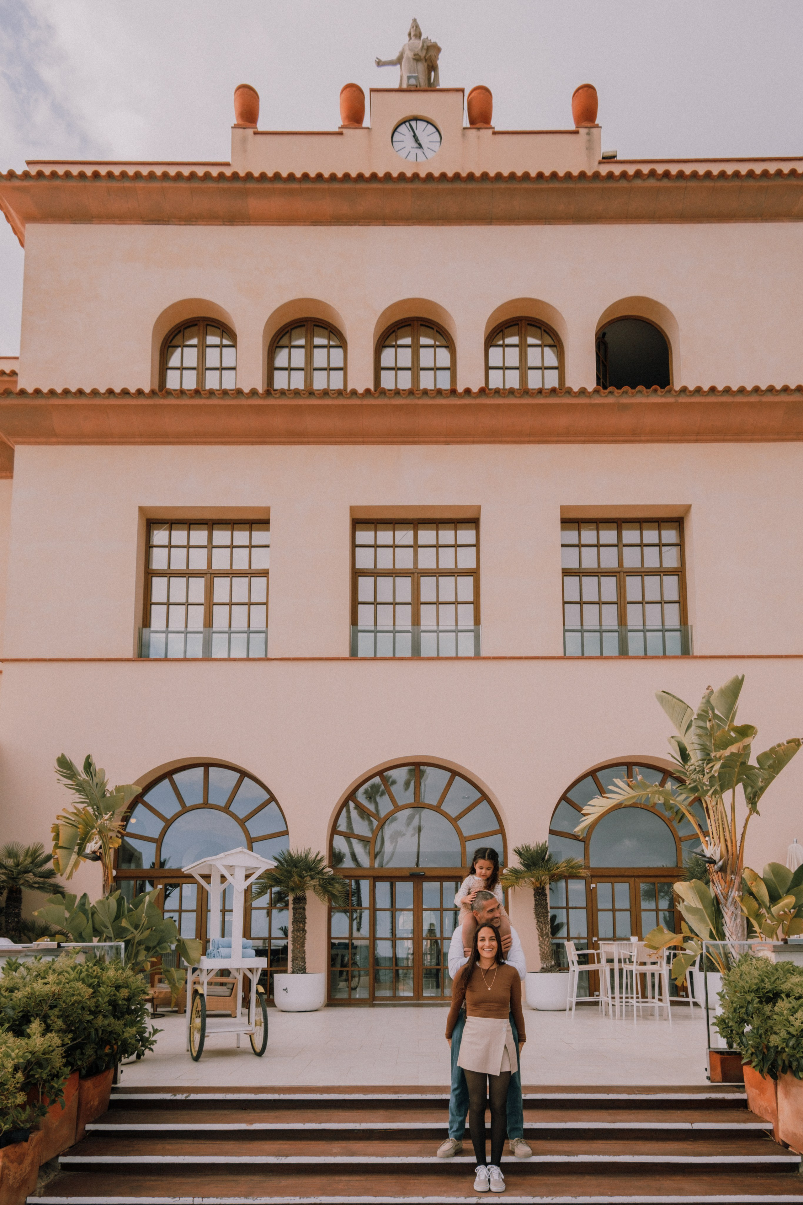 Sesión familiar en la playa. Fotografía profesional en Calafell - Elena Medvedeva