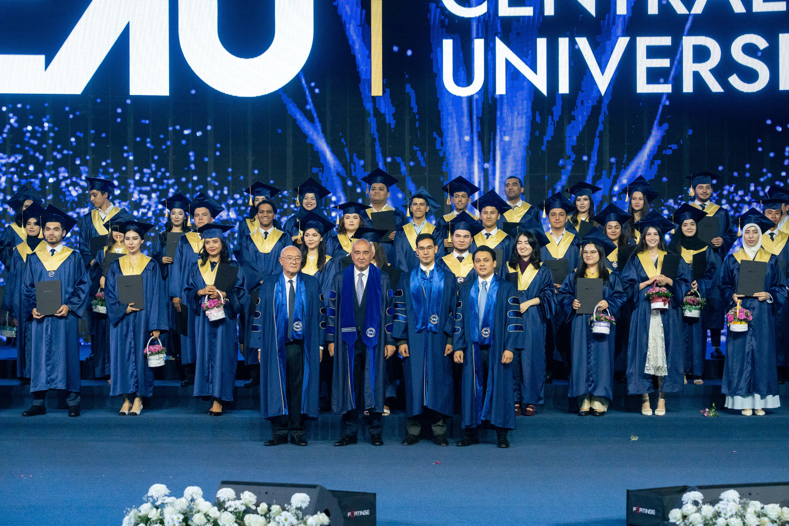 Как Central Asian University провёл одну из самых ярких выпускных церемоний. Георгий Намазов | Фотограф в Ташкенте