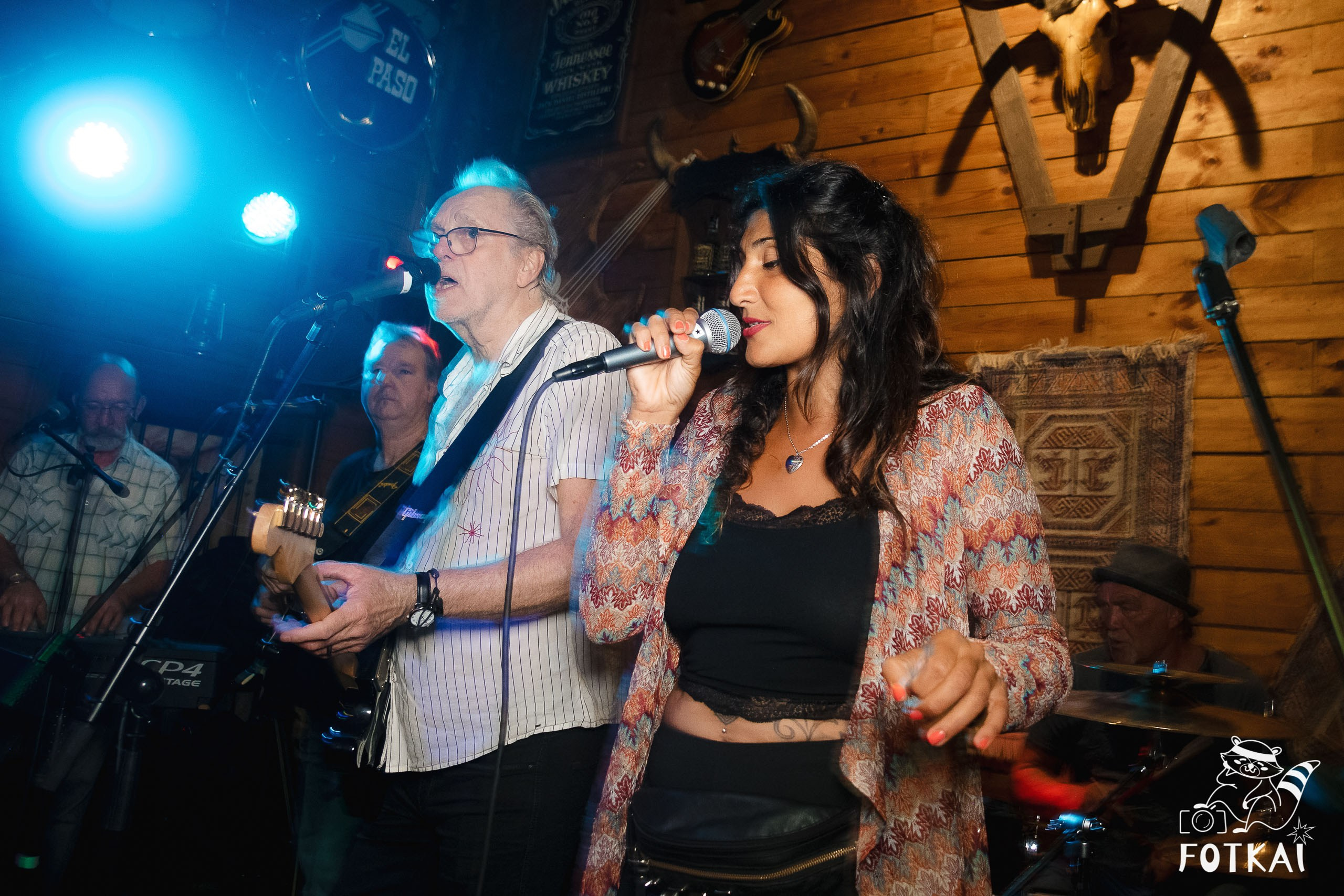 The Comebacks en El Paso Rock Bar Torrevieja: Reportaje fotográfico 11.10.25 | FOTKAI