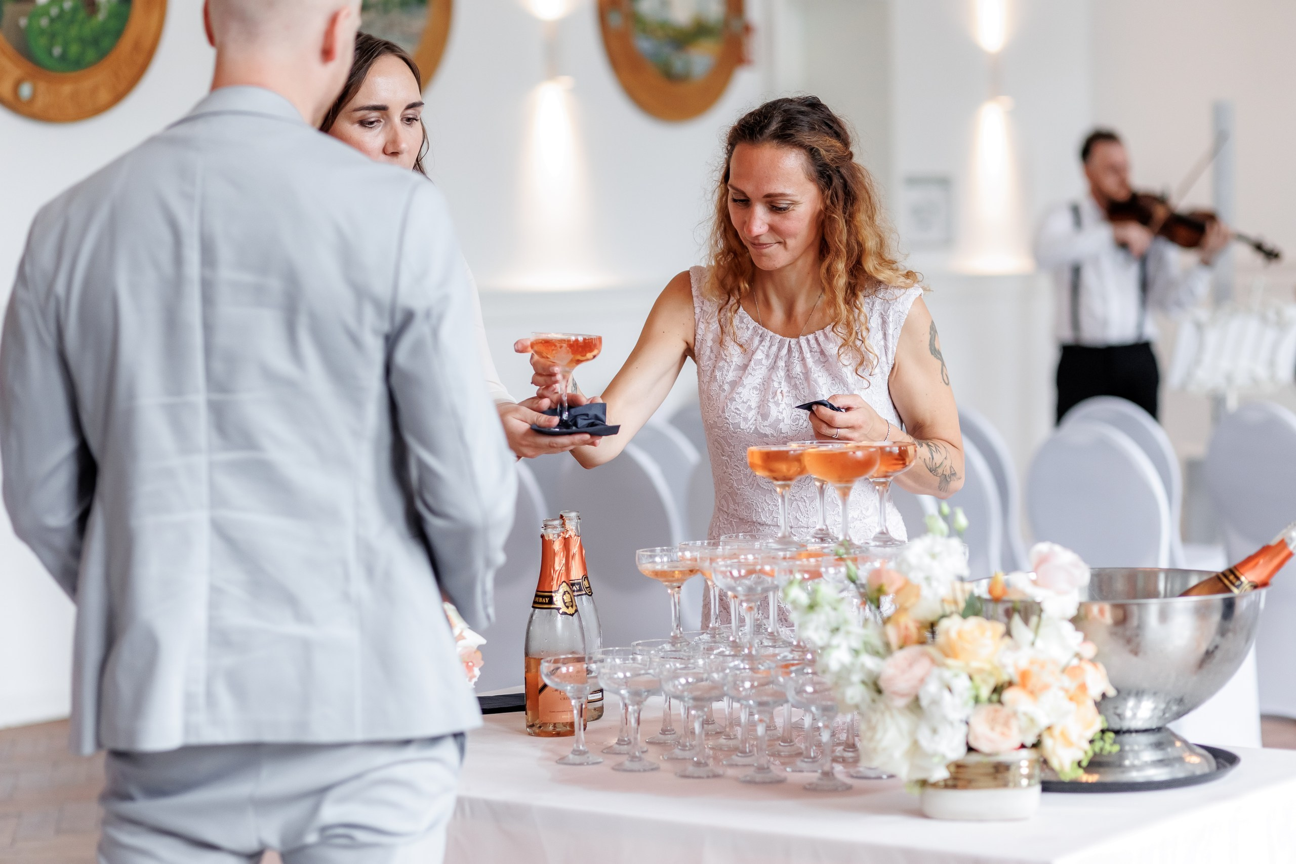Yasmin und Mathias: Eine Traumhochzeit in der Villa Schützenhof. Hochzeitsfotografie in Berlin Nataliia Schütze