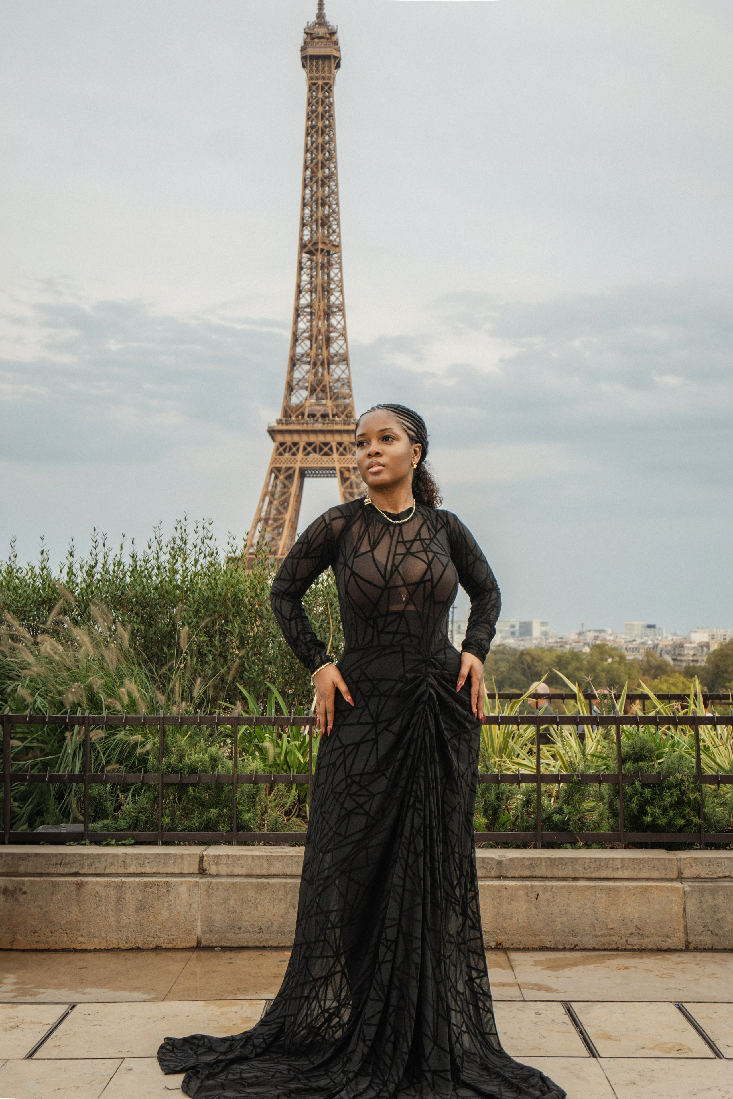 Juanita (1 hour). Photographer in Paris|Solo and groups, portraits & content, couples photo-shoot in Paris at the best locations