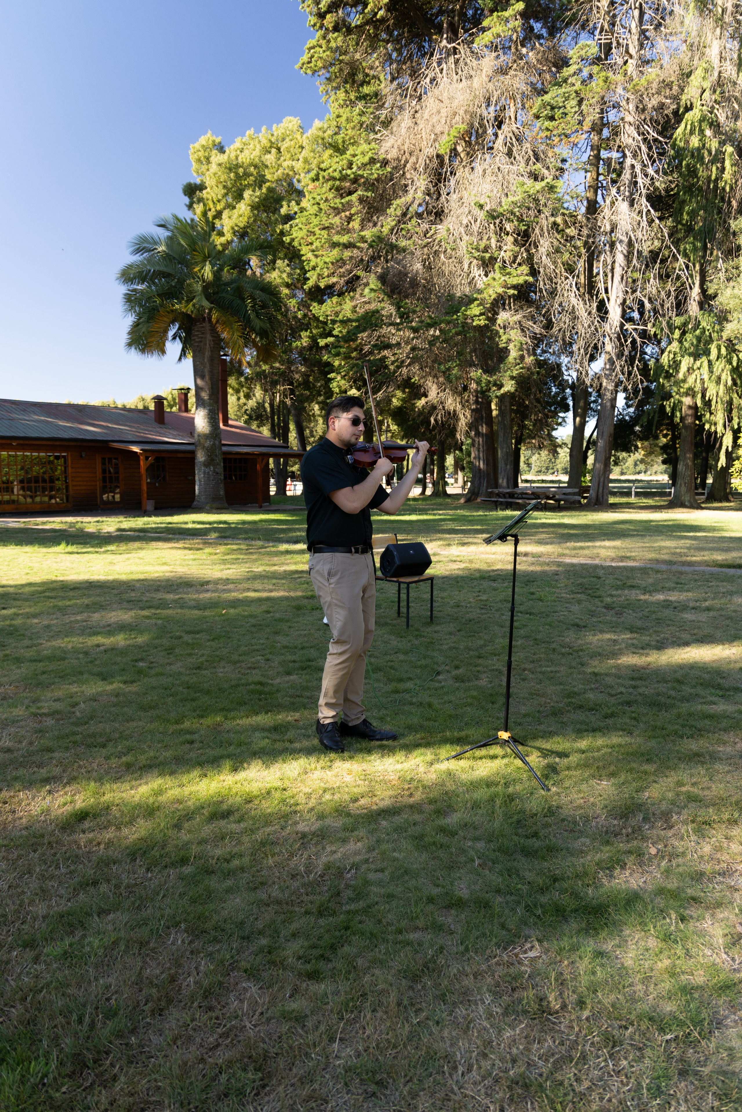 Katherin y Daniel. Dinka & Emilio - El arte de preservar lo que no se repite